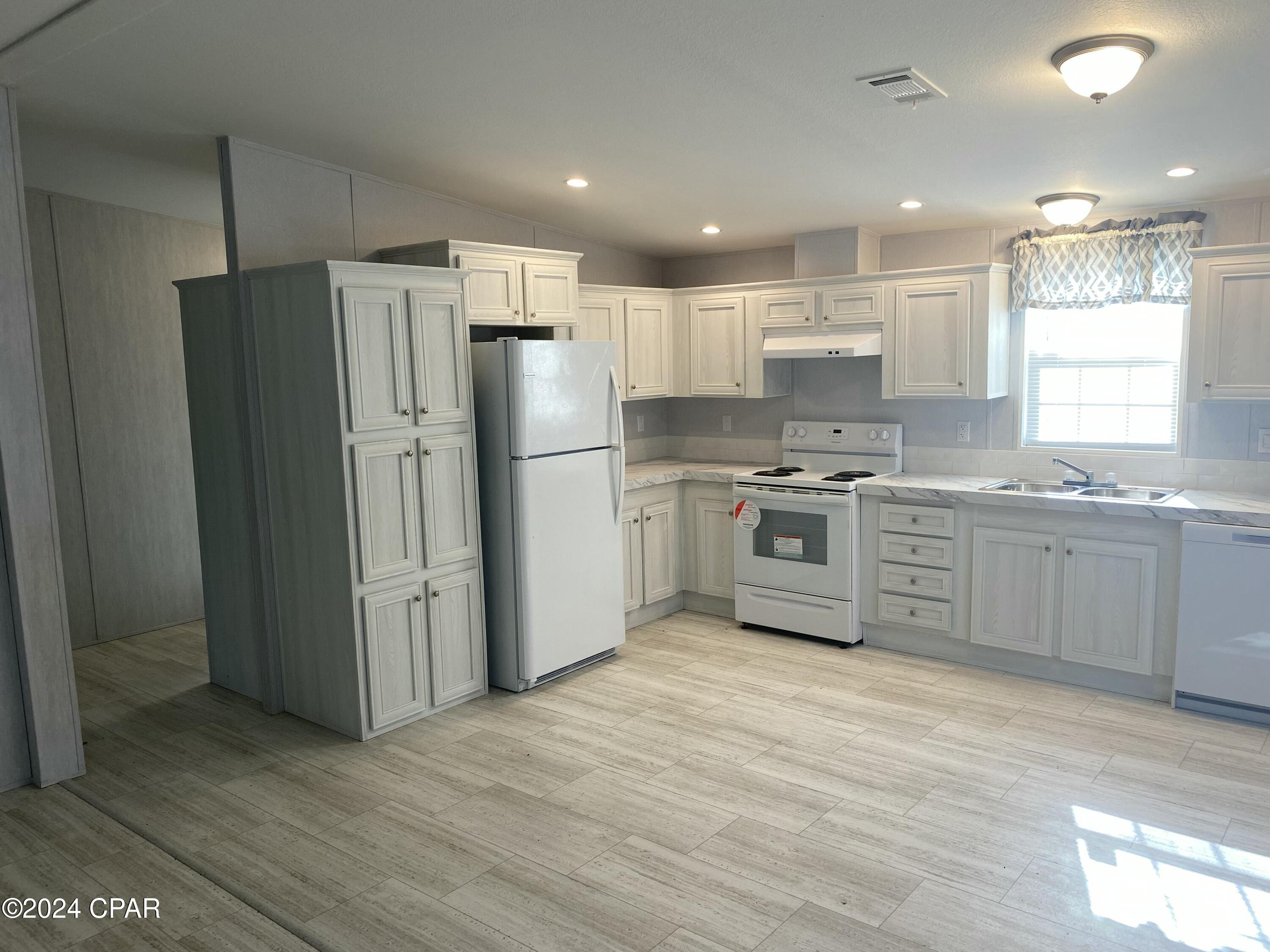 3656 W Us-90, Marianna, Florida image 22