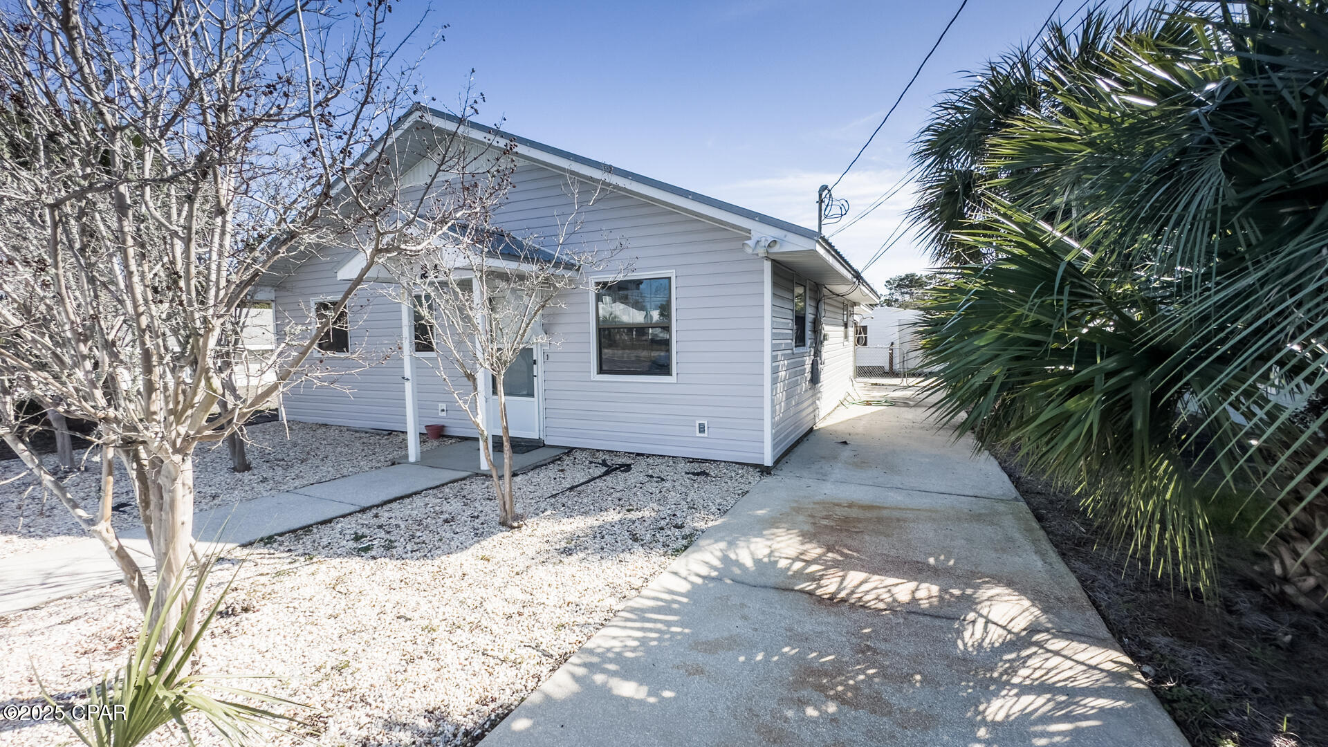 Image 2 For 247 Poinsettia Drive