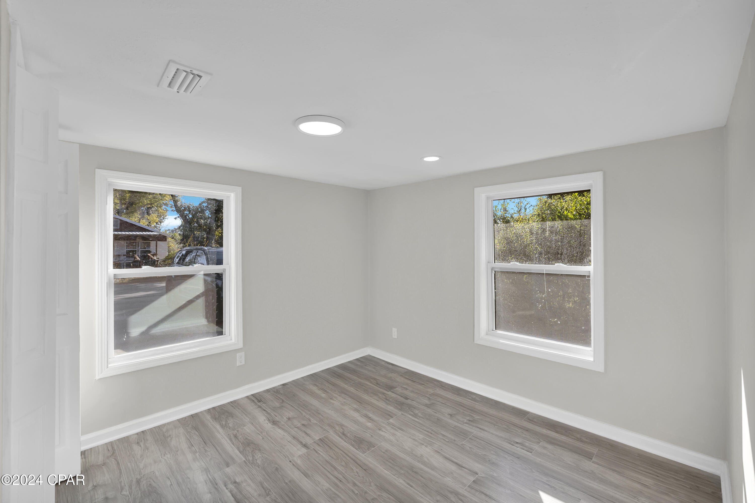 Image 31 For 810 Maple Avenue