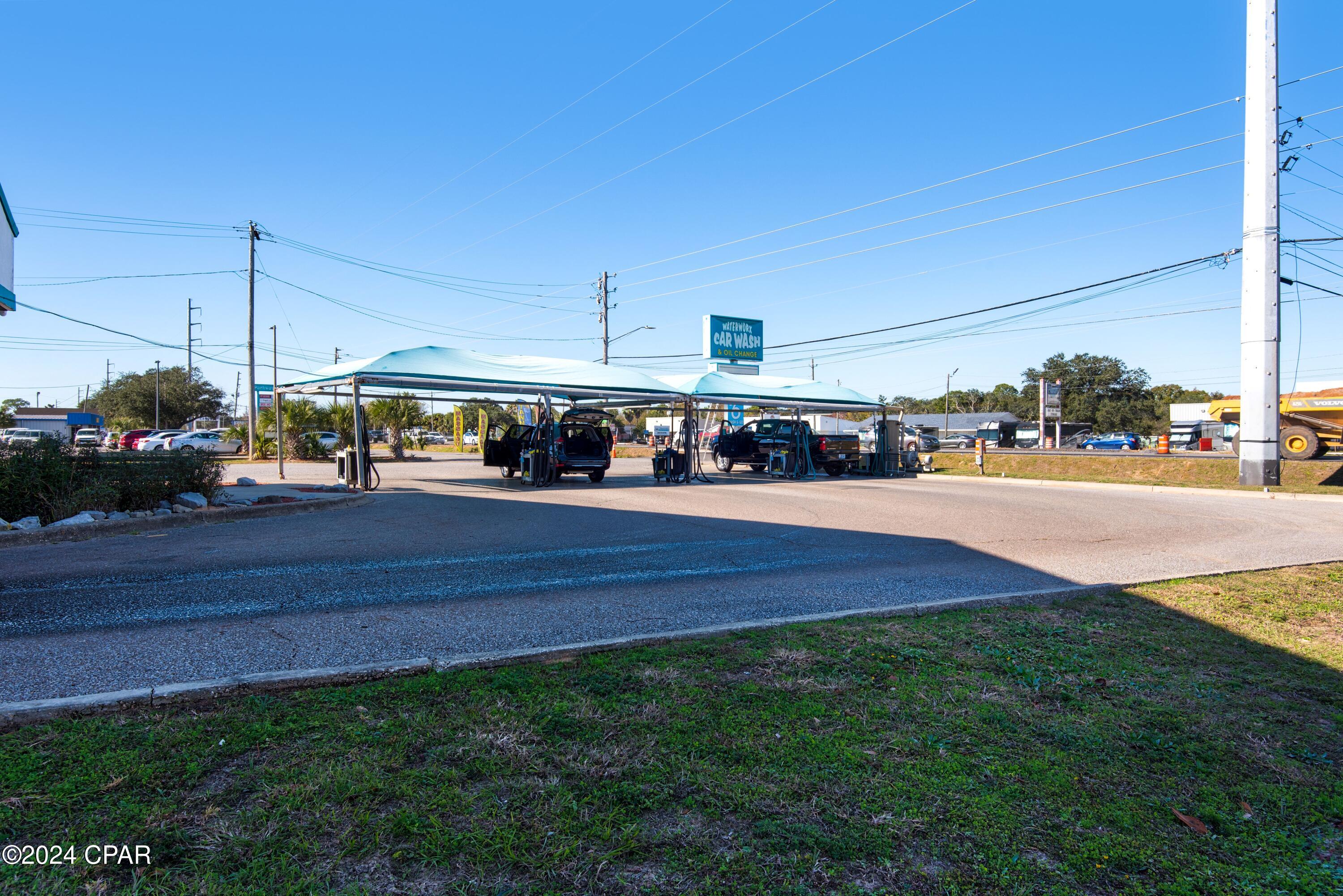 Listing photo id 10 for 3061 Gulf Breeze Parkway