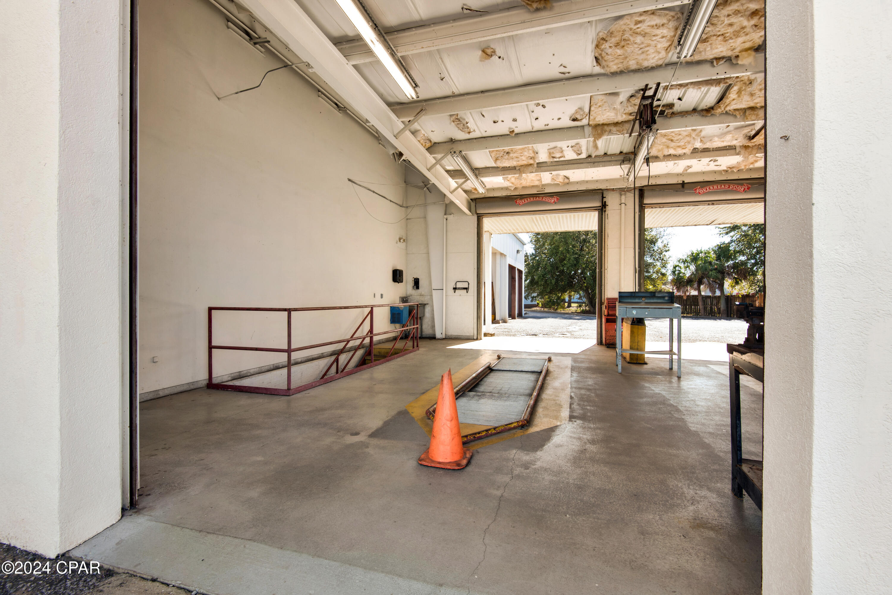 Listing photo id 35 for 3061 Gulf Breeze Parkway