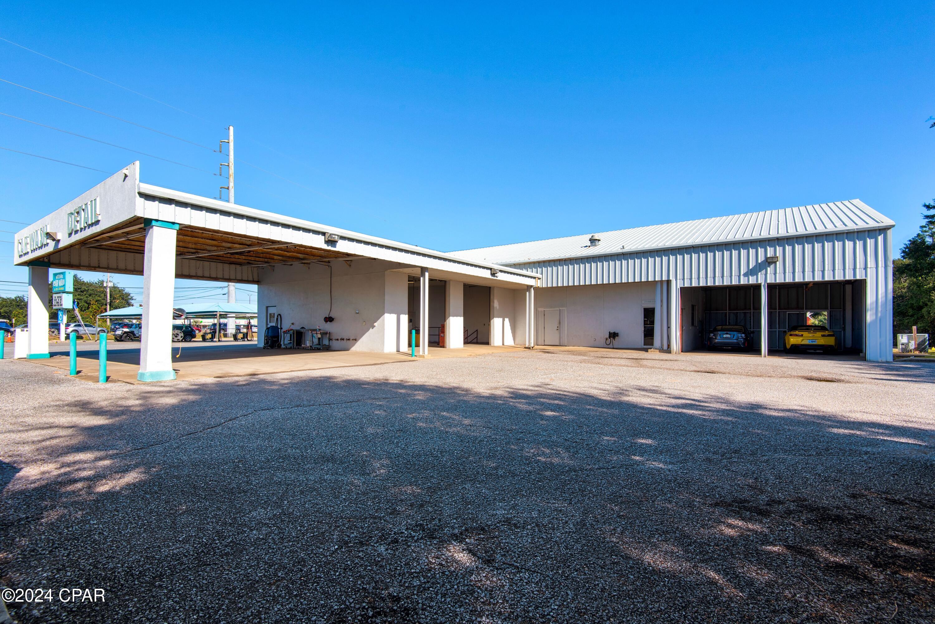 Listing photo id 47 for 3061 Gulf Breeze Parkway