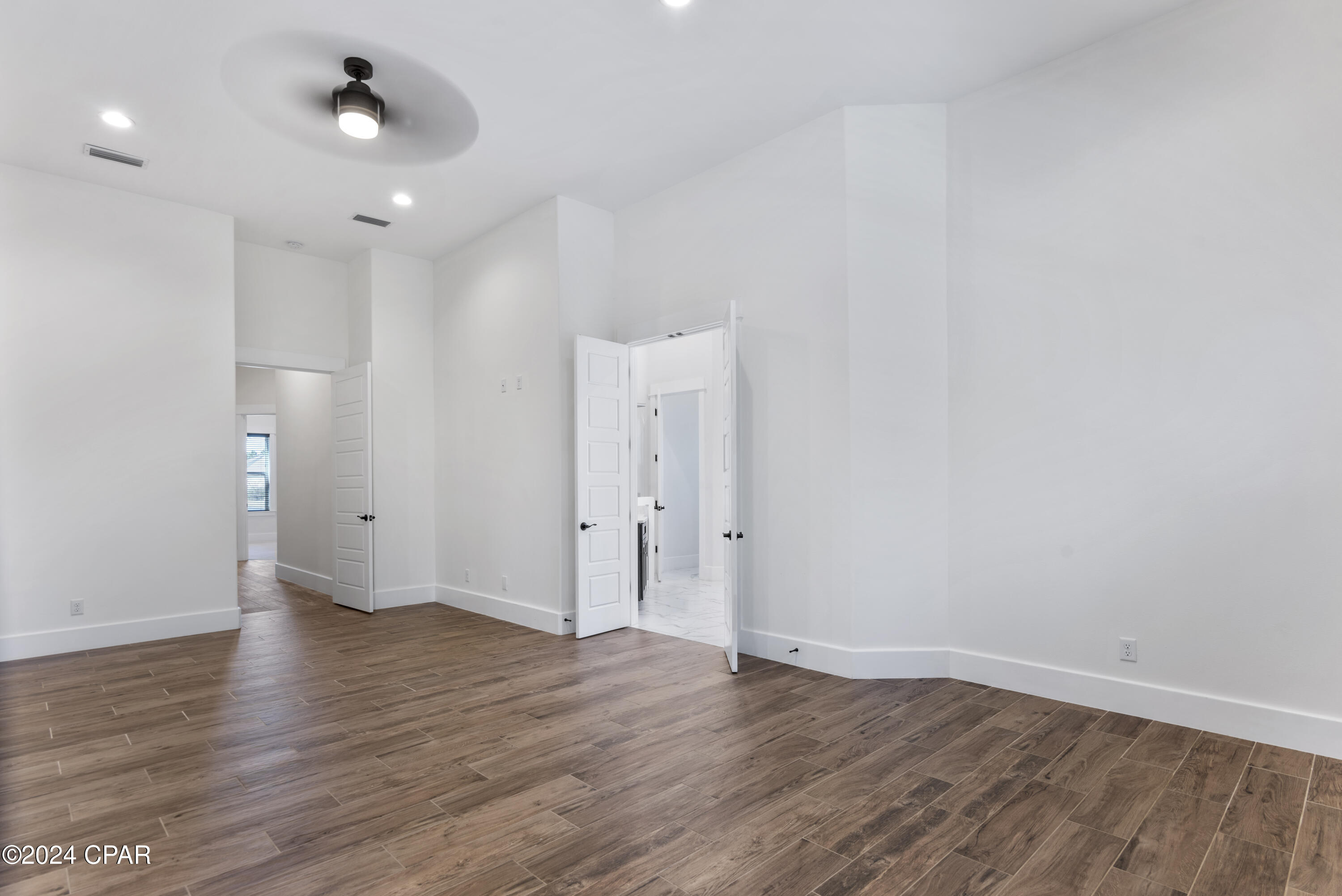 Image 12 For 163 Tropical Breeze Drive