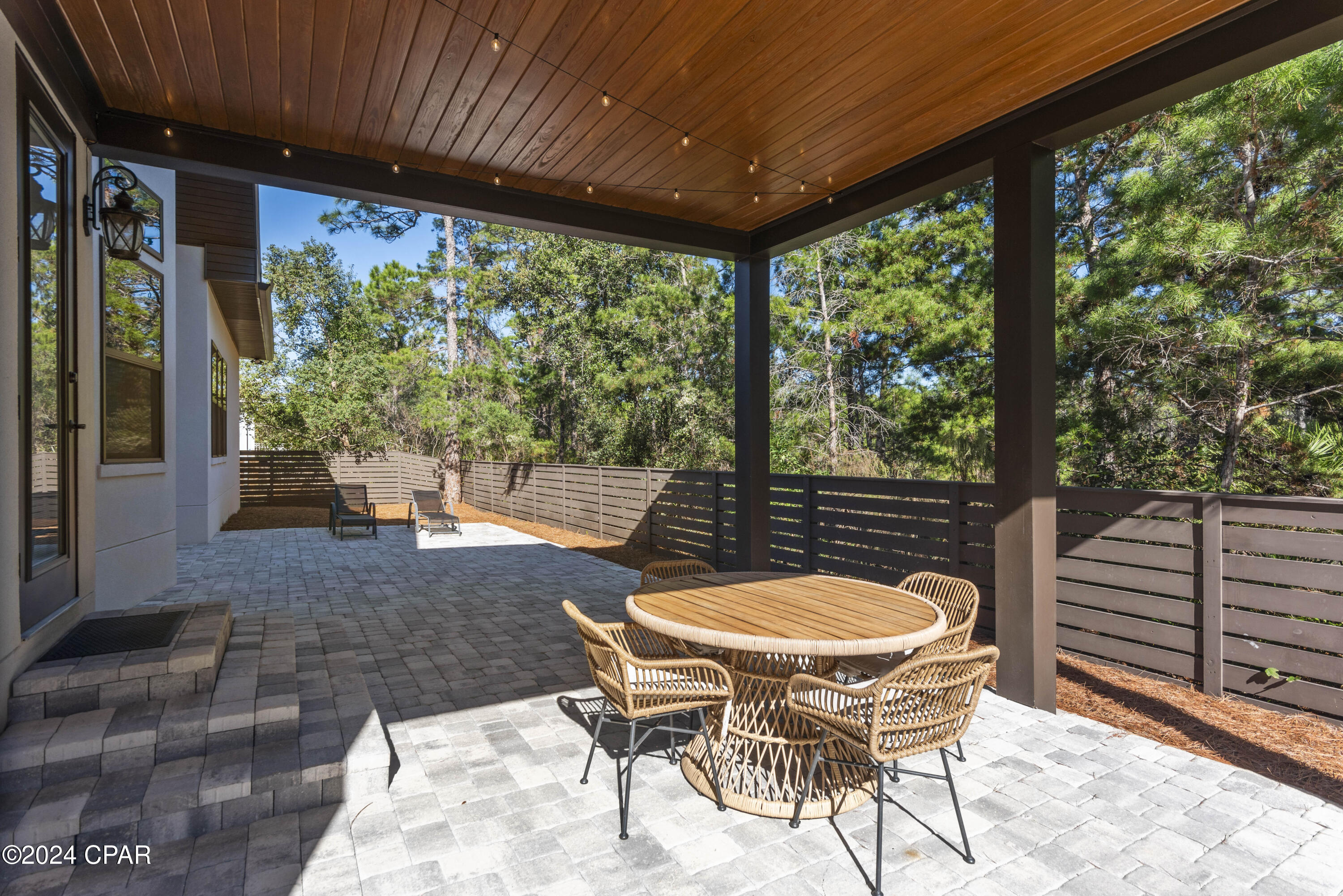 Listing photo id 24 for 163 Tropical Breeze Drive