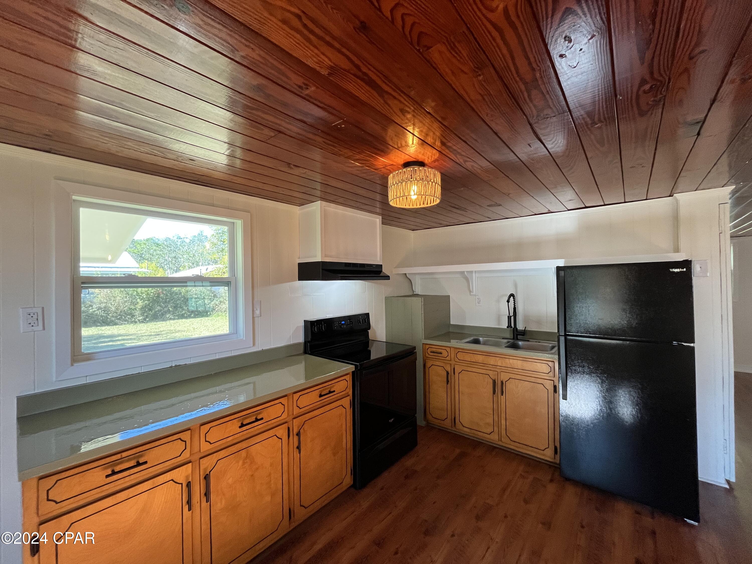 239 S Deer Avenue Avenue, Wewahitchka, Florida image 6