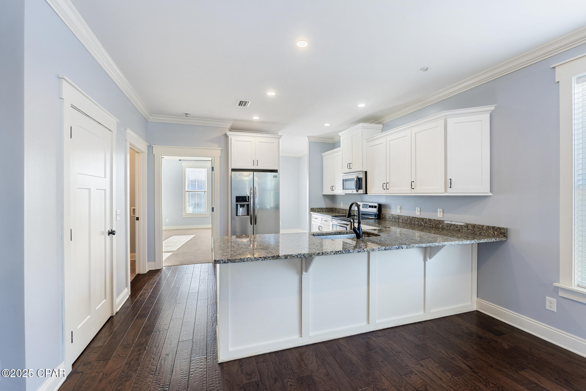 Image 10 For 6805 Beach Drive