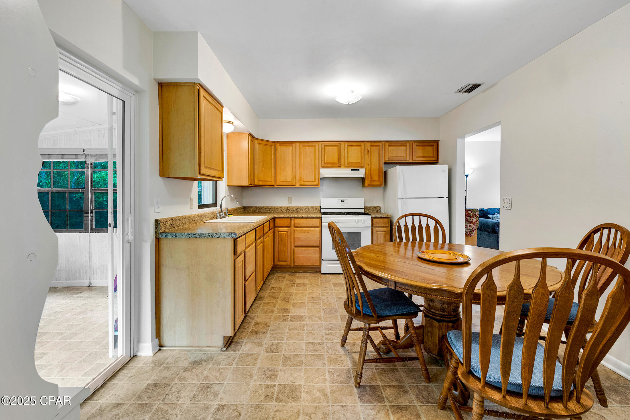 Image 4 For 1733 Salem Drive