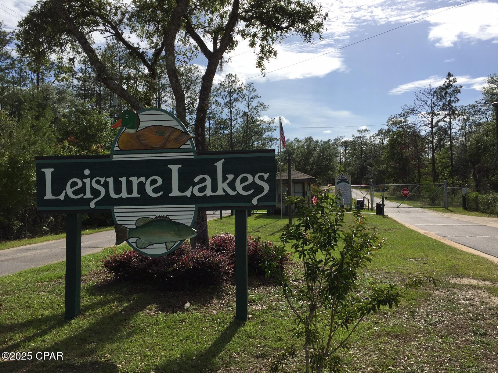 4337 Leisure Lakes Drive, Chipley, Florida image 17