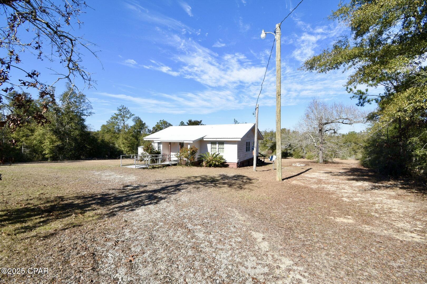 Photo of 995 Highlands Alford FL 32420