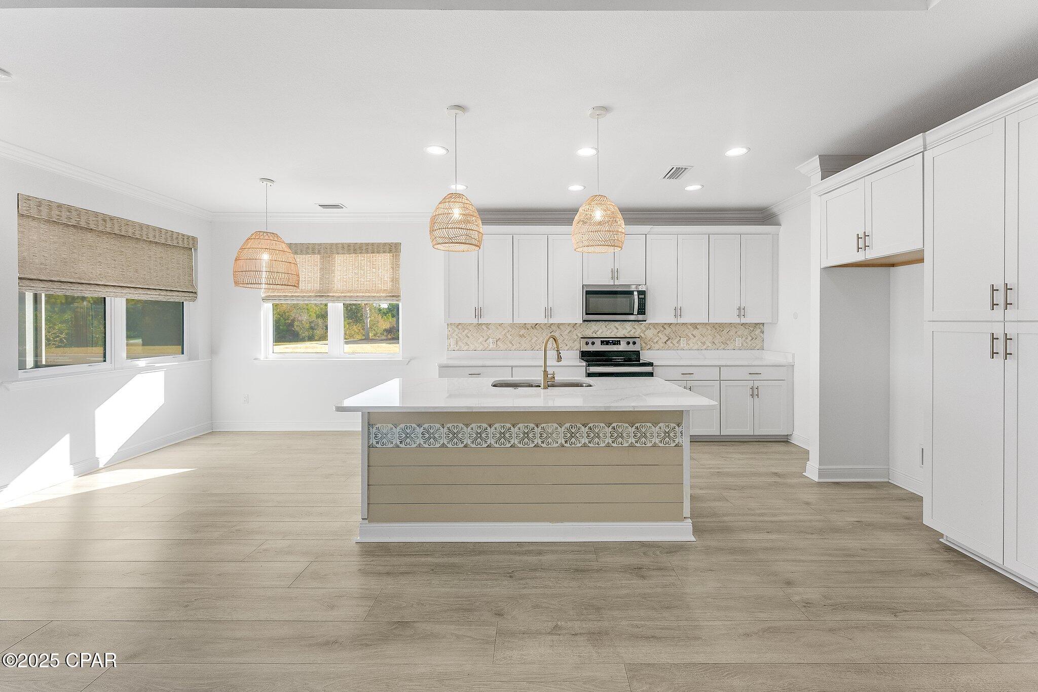Image 12 For 8424 Landshark Boulevard