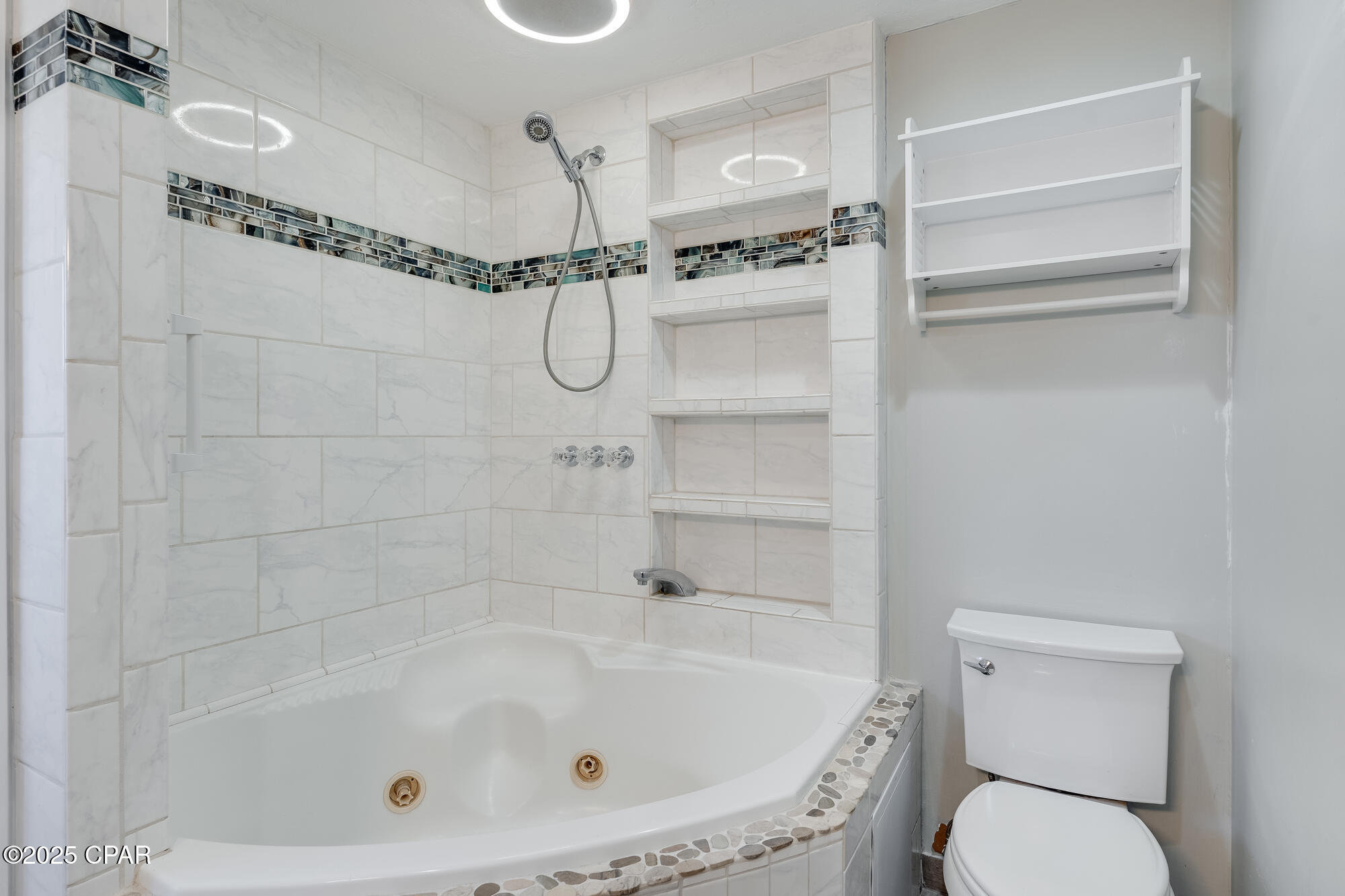 Image 19 For 213 Cove Boulevard