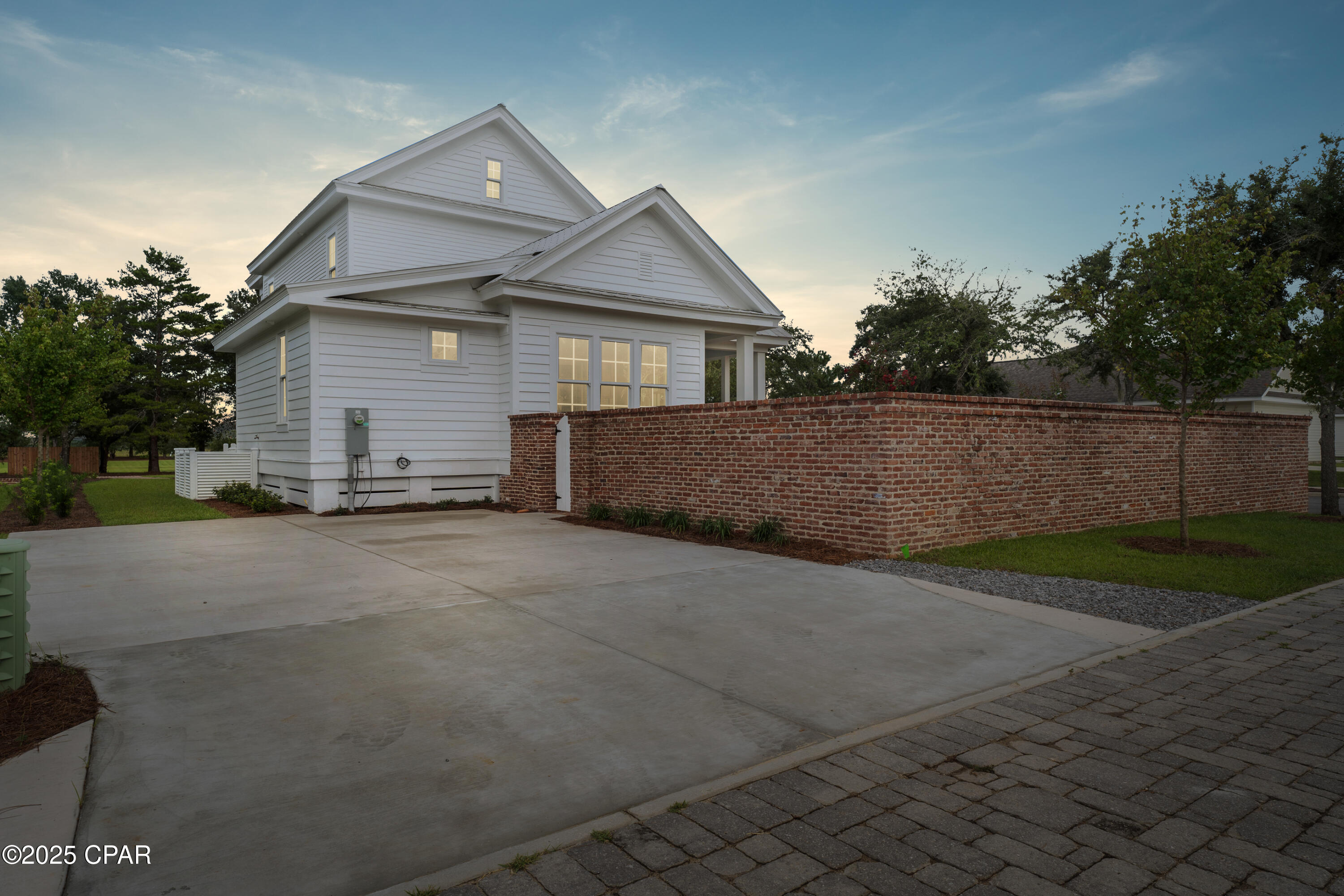 Image 2 For 165 Staggerbush Street