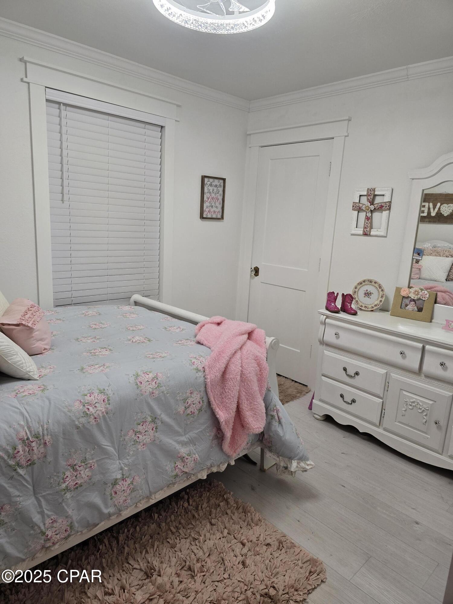 Listing photo id 22 for 1002 Weeks Street