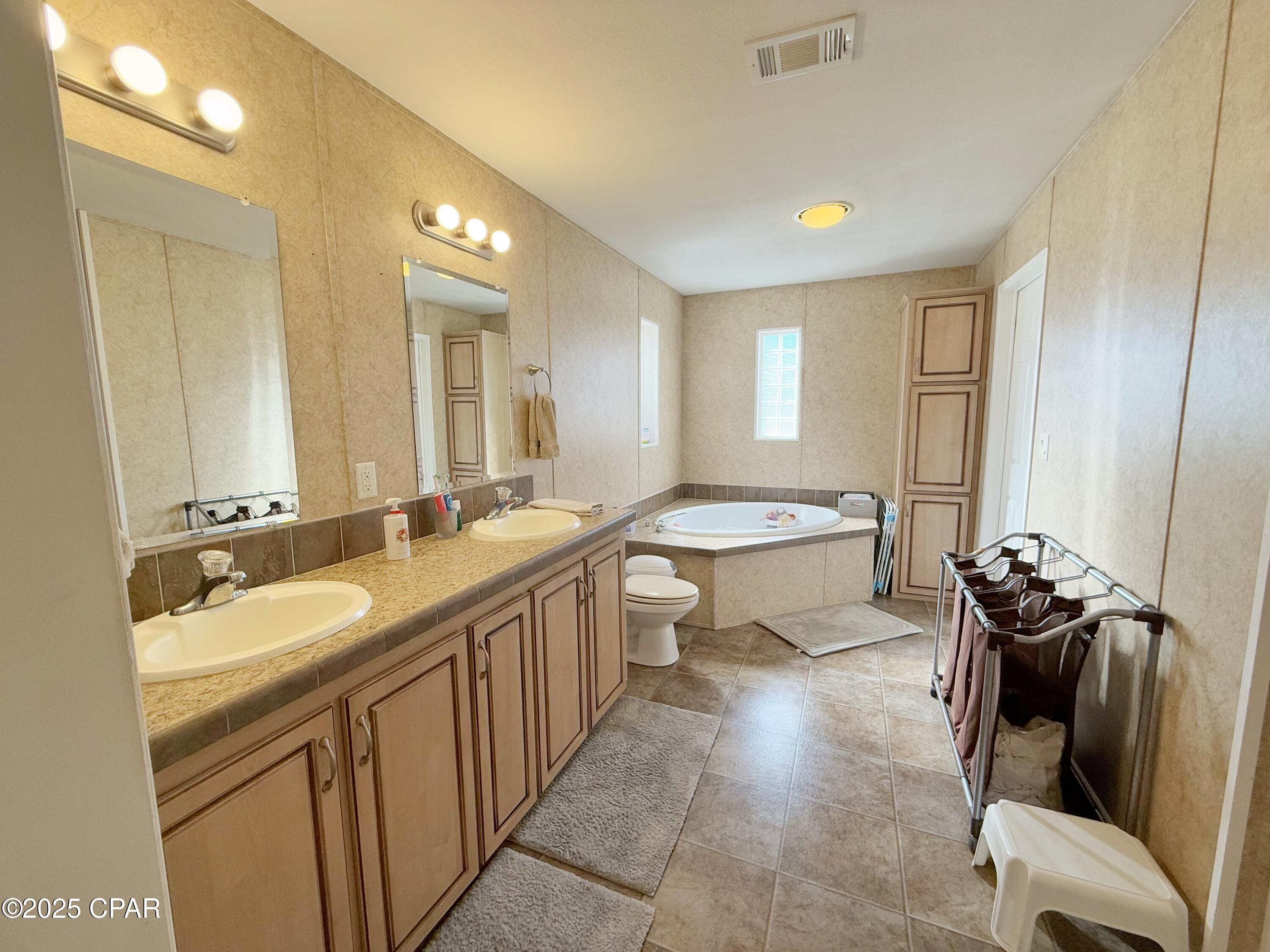 537 Mcpherson Drive, Alford, Florida image 22