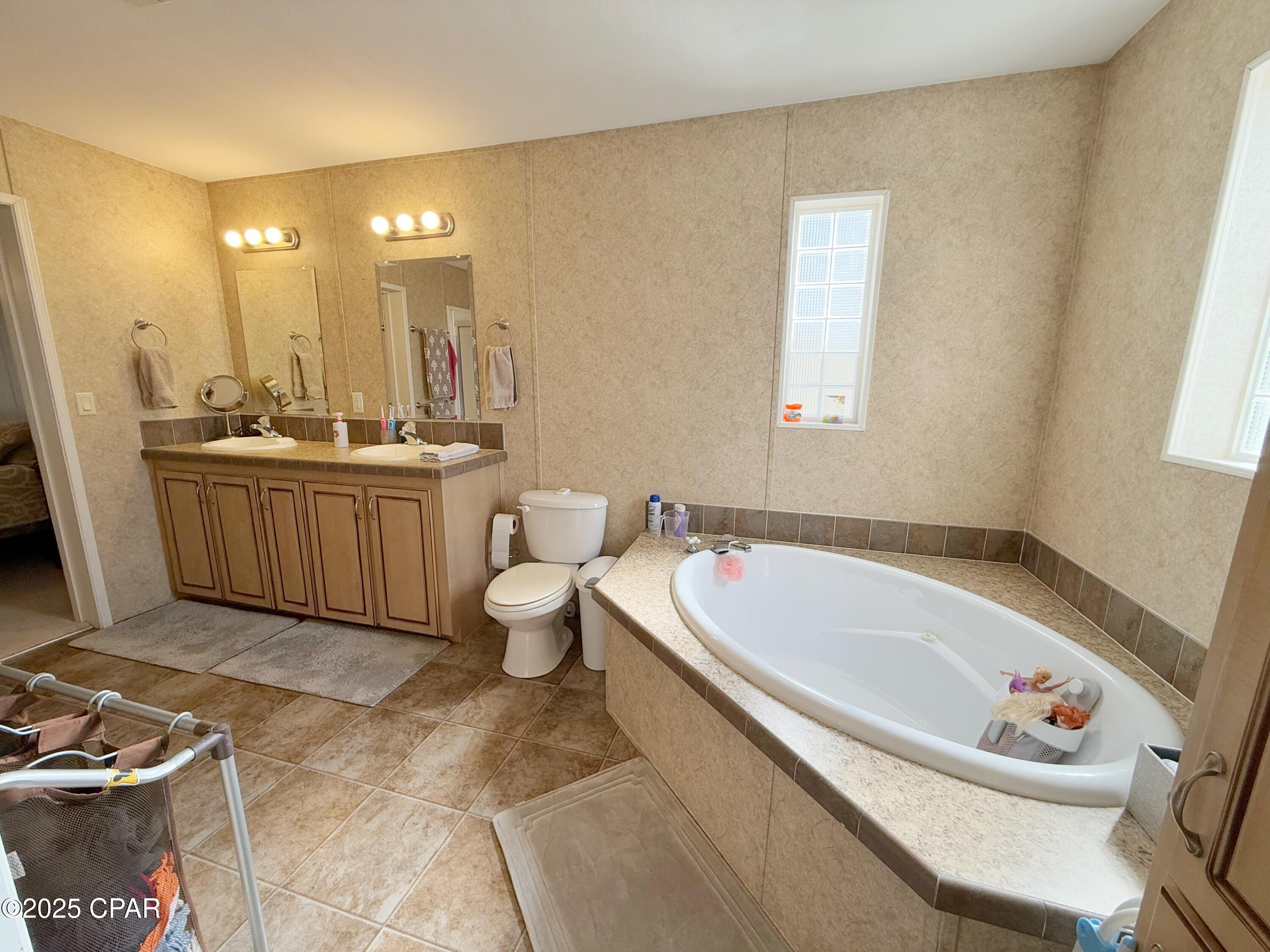 537 Mcpherson Drive, Alford, Florida image 24