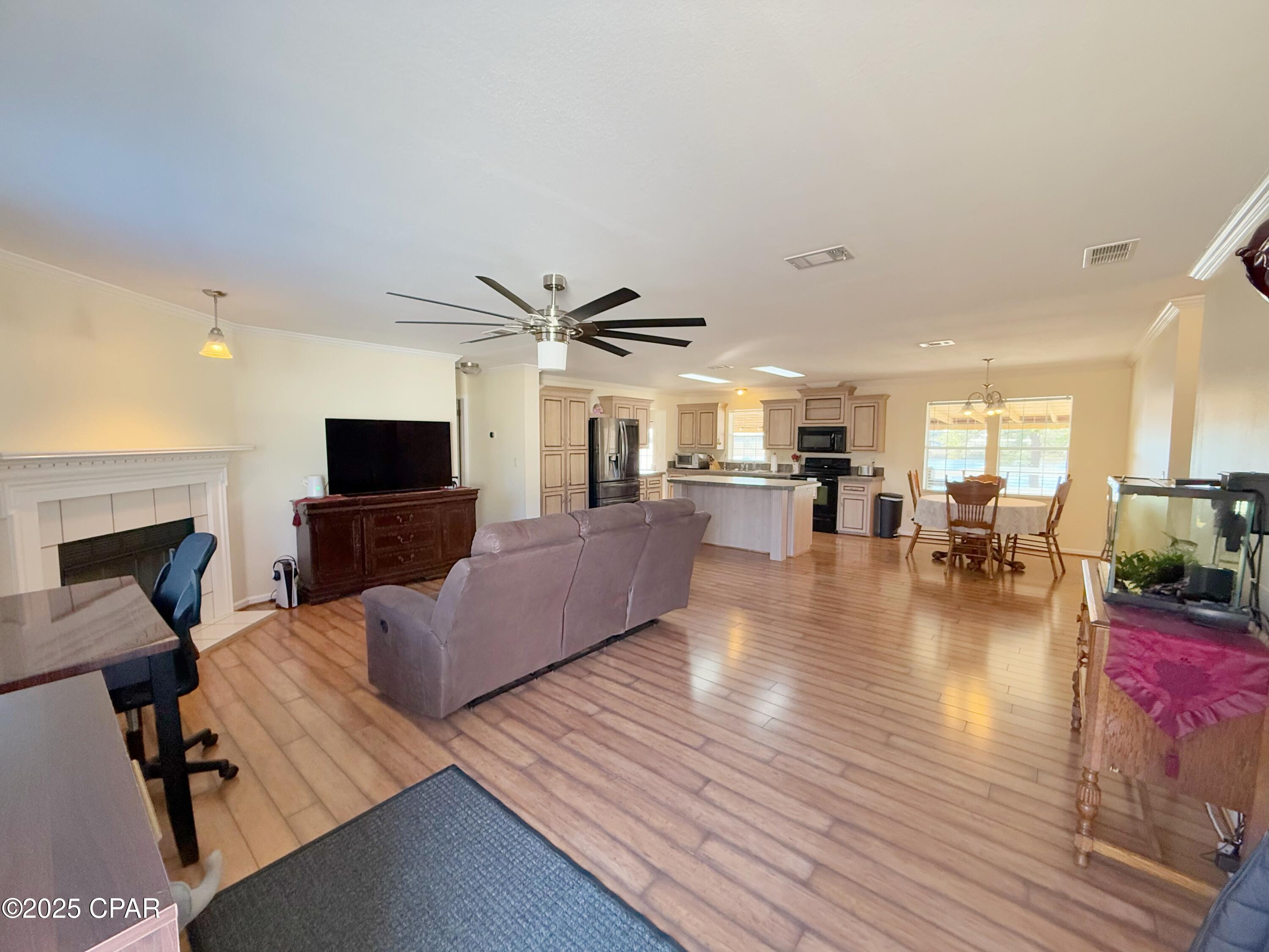 537 Mcpherson Drive, Alford, Florida image 7