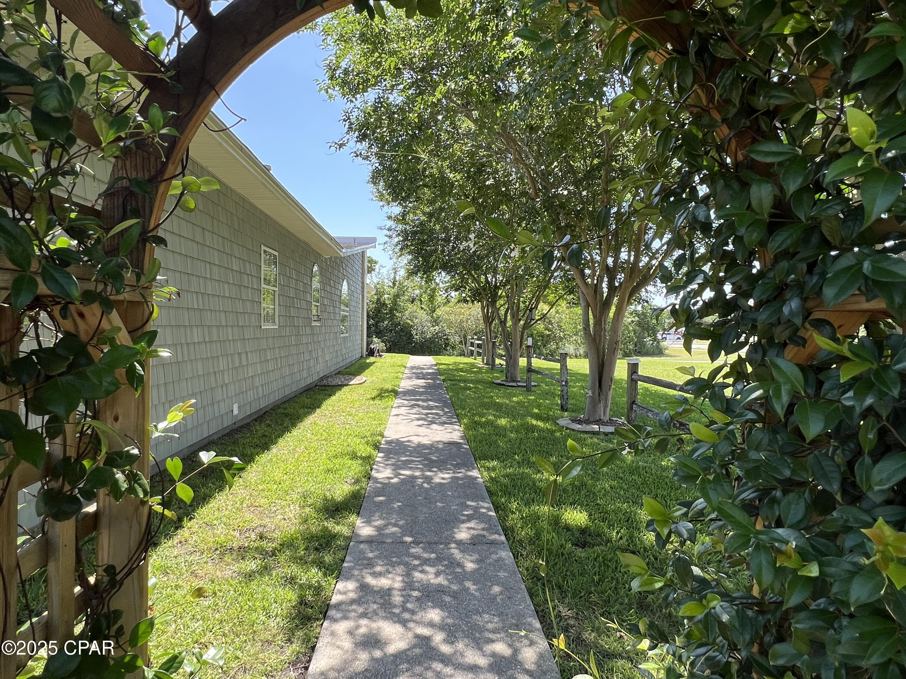 320 Willow Way, Lynn Haven, Florida image 3