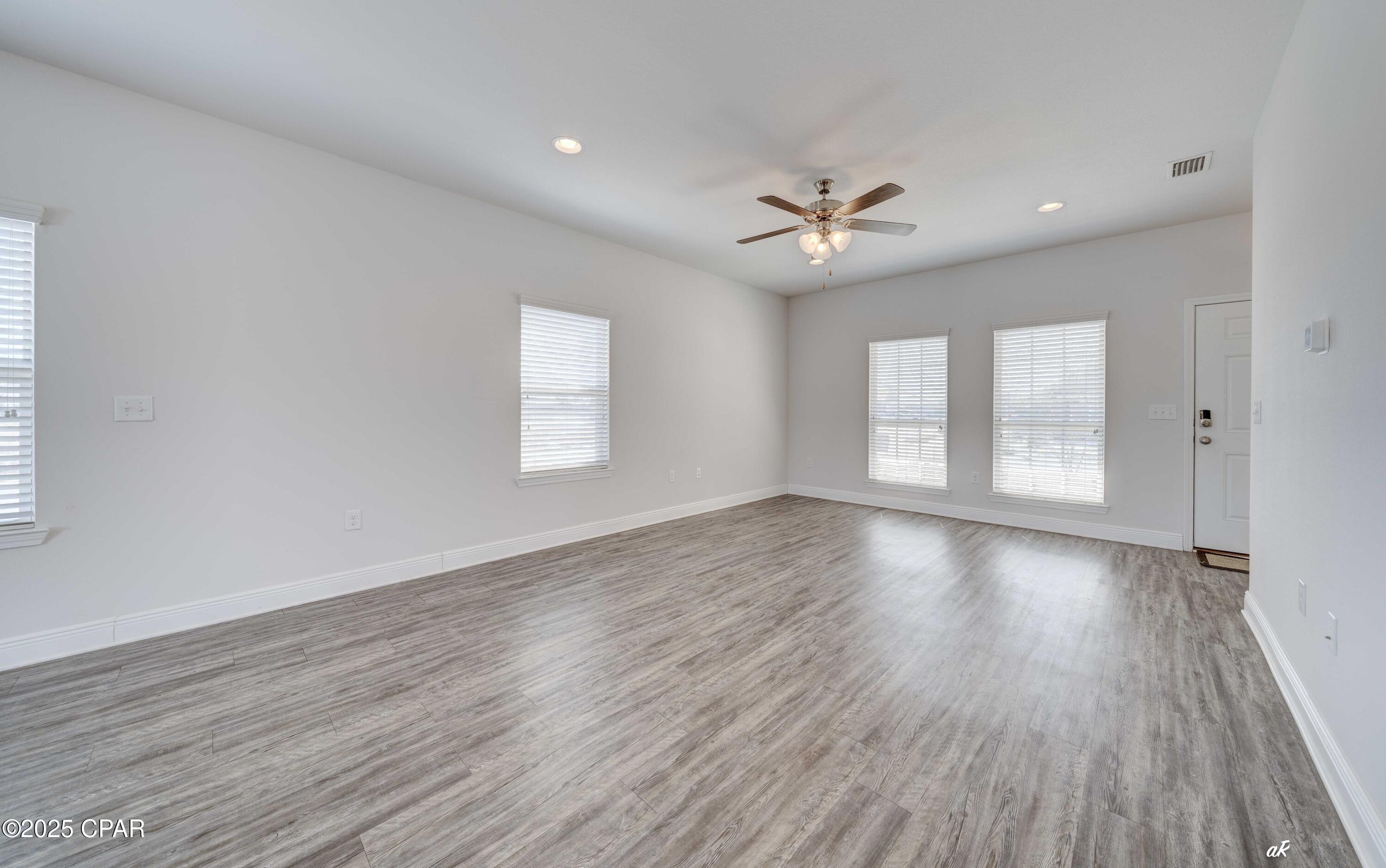 Image 10 For 140 Shoreview Drive