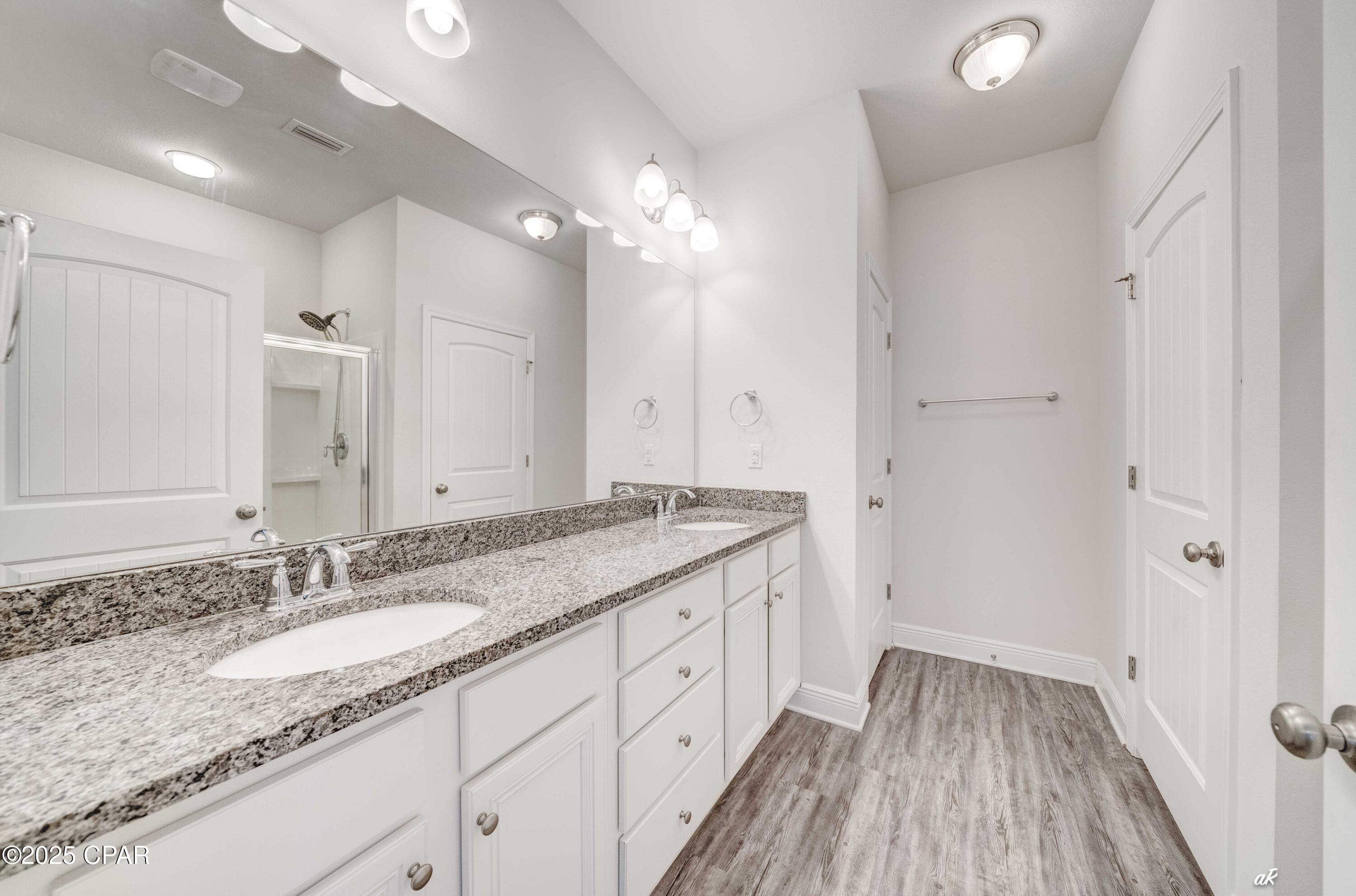 Image 18 For 140 Shoreview Drive