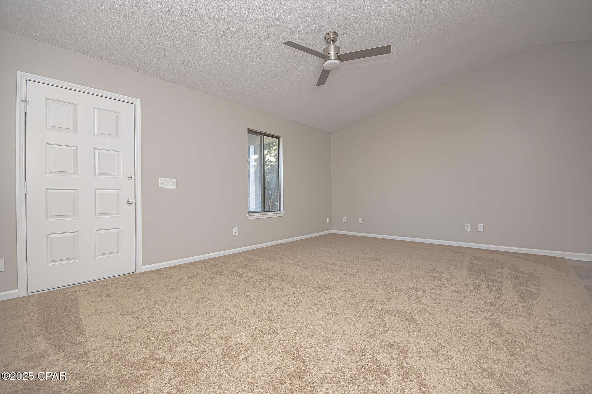 Image 7 For 202 Red Oak Court