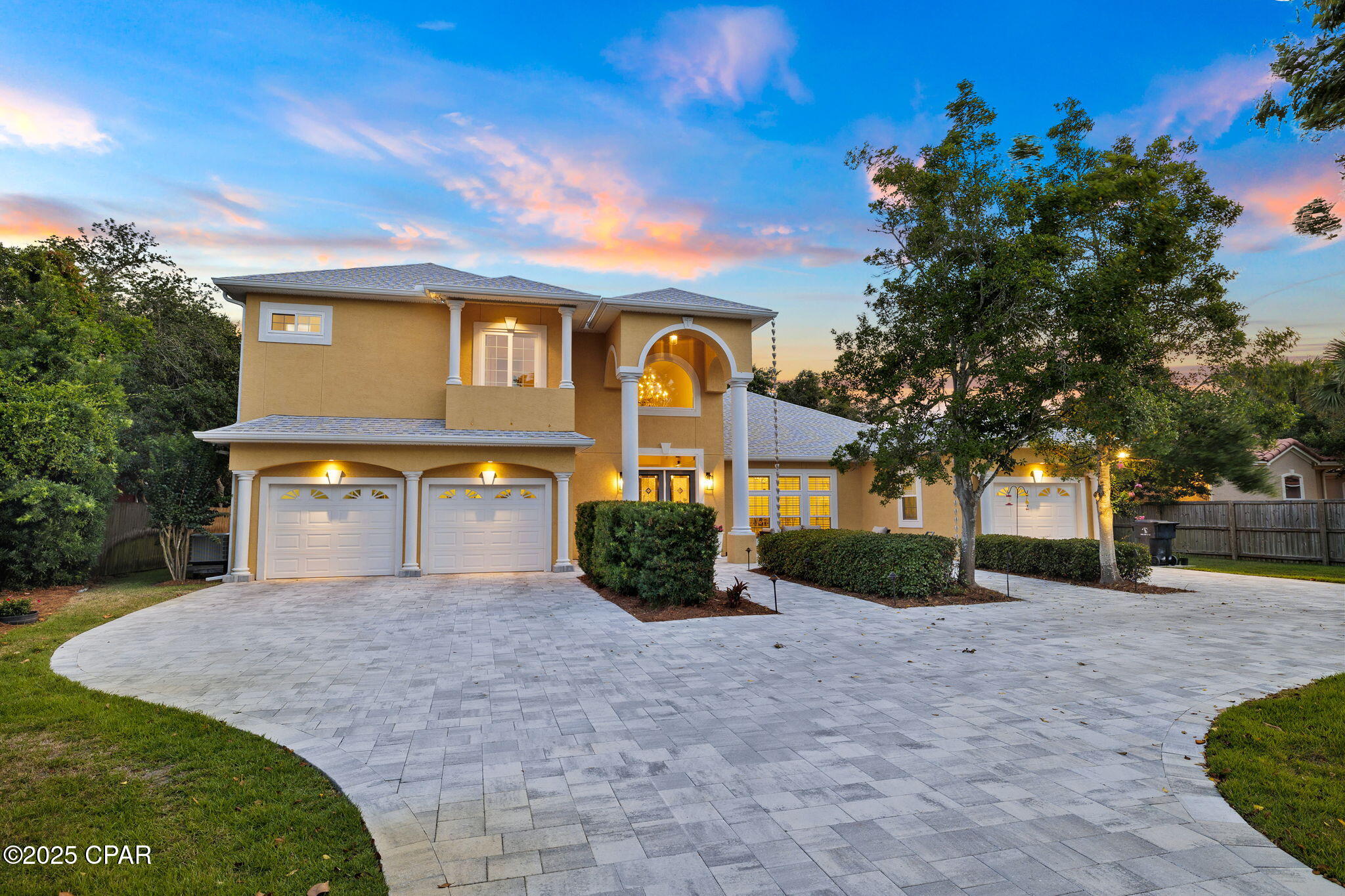 8127 N Lagoon Drive
