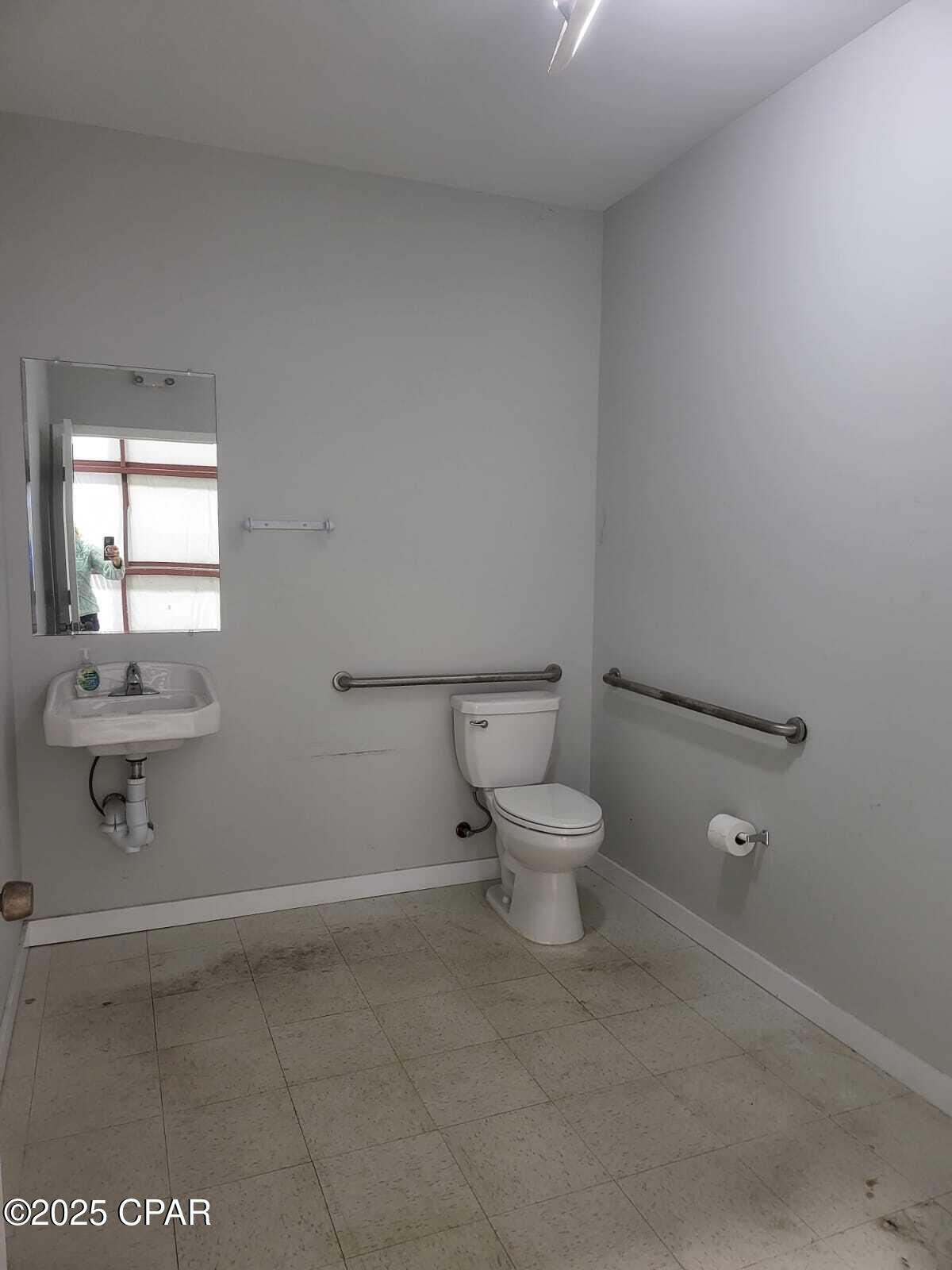 Image 7 For 17618 Ashley  B 101