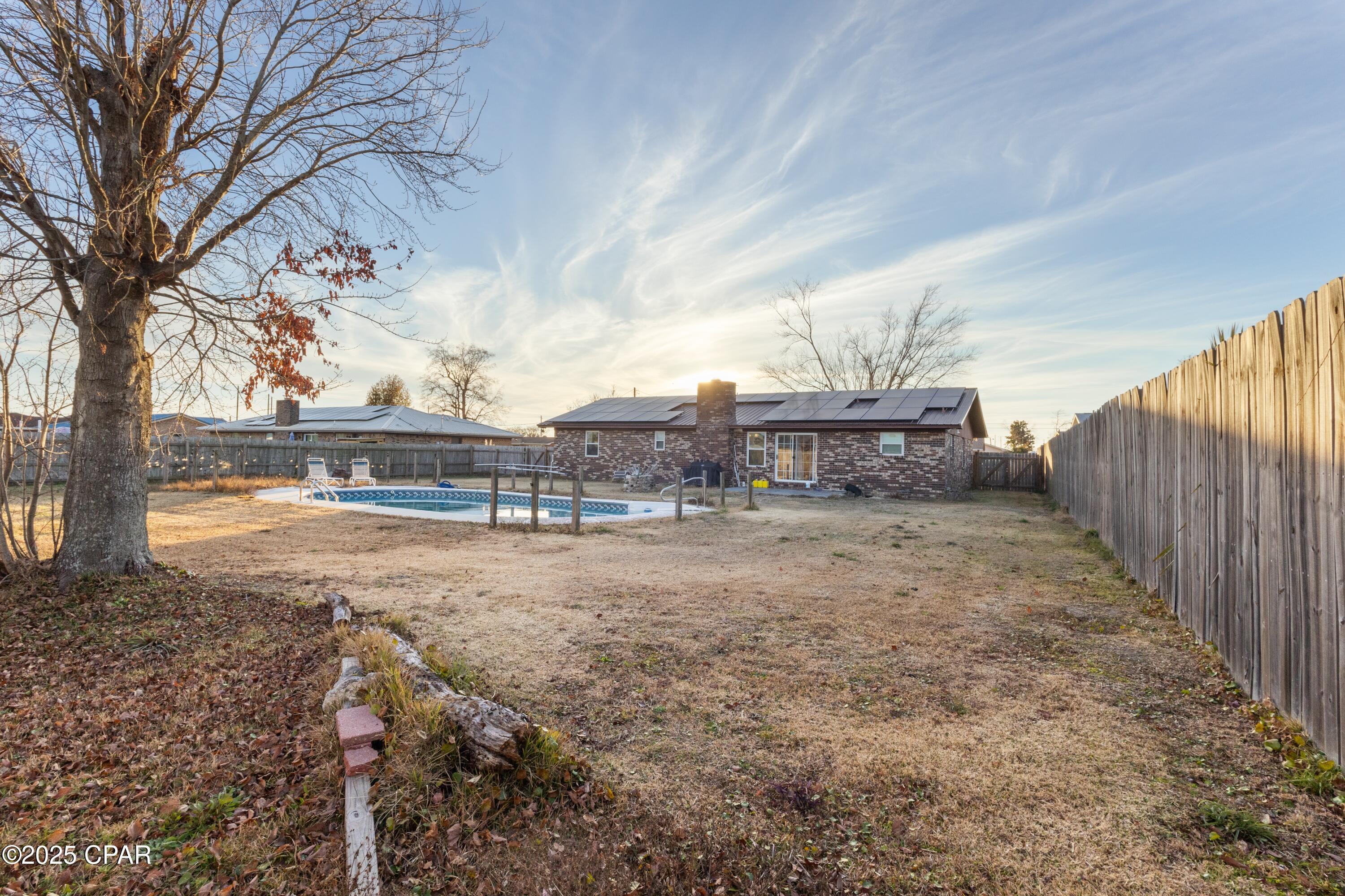 Listing photo id 18 for 823 Buddy Drive