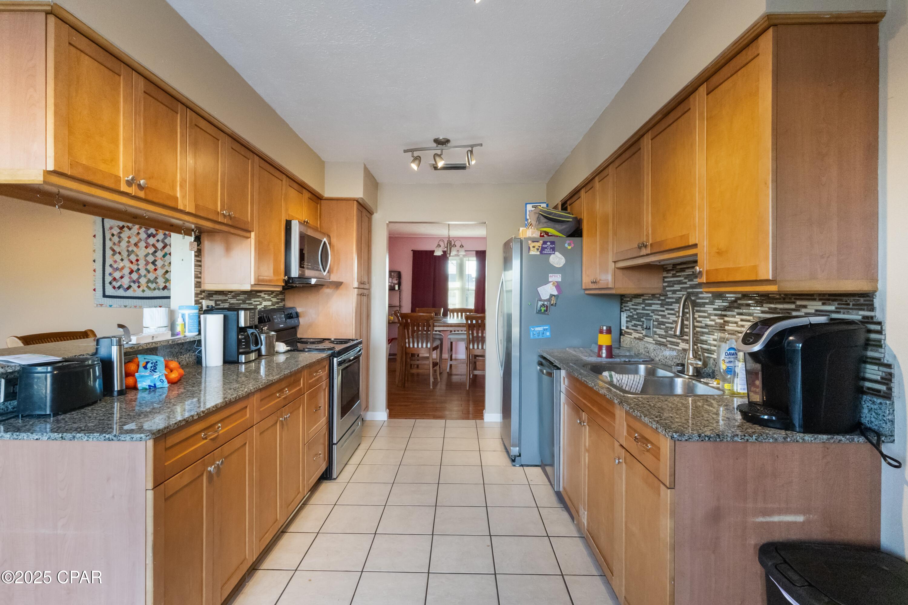 Listing photo id 7 for 823 Buddy Drive