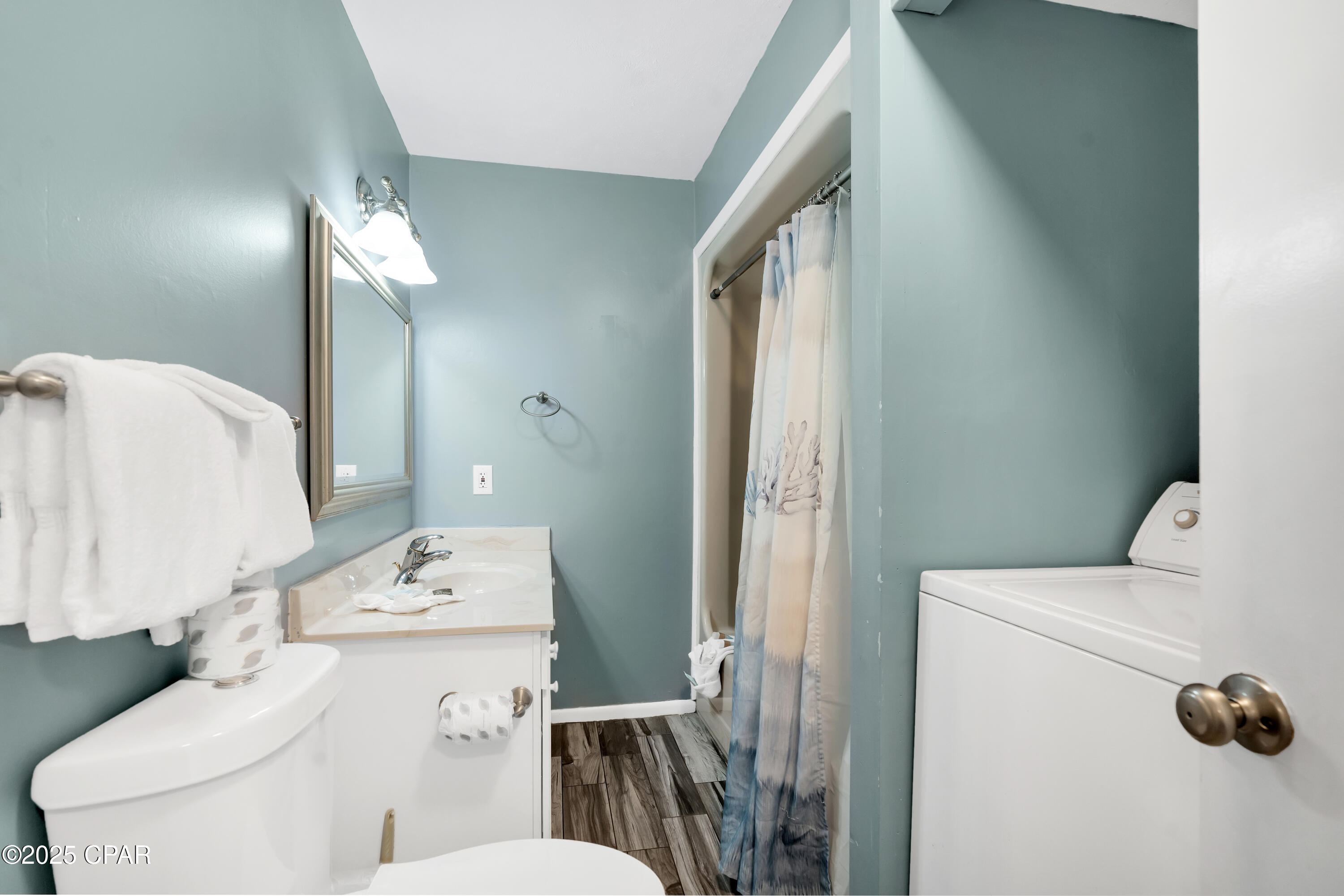 Image 8 For 8610 Surf Drive 201