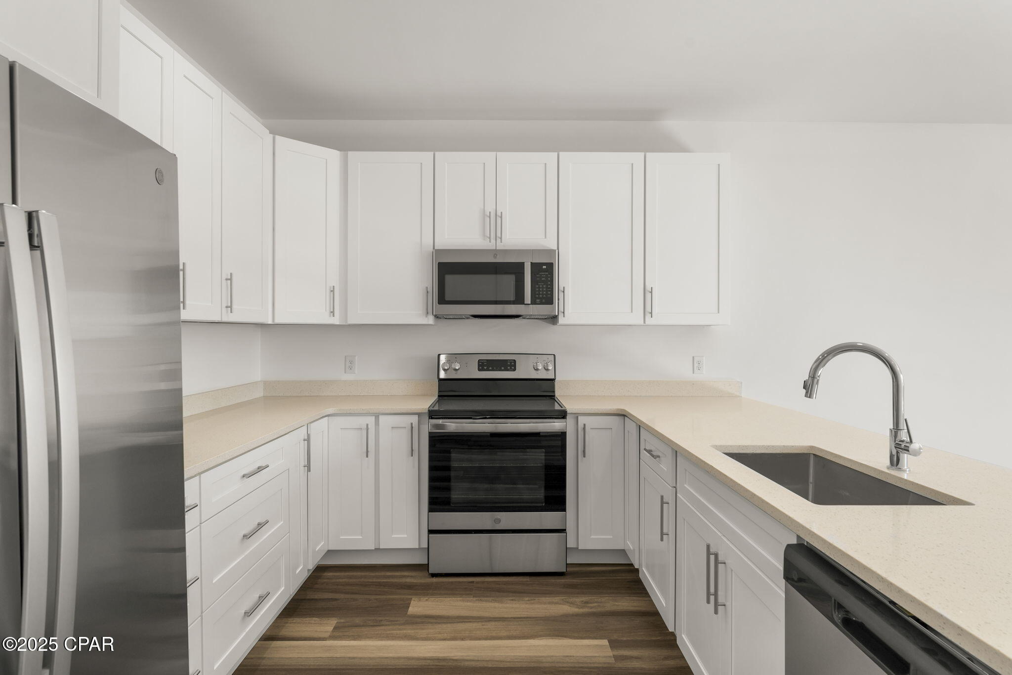 Image 6 For 6977 Patronis Drive