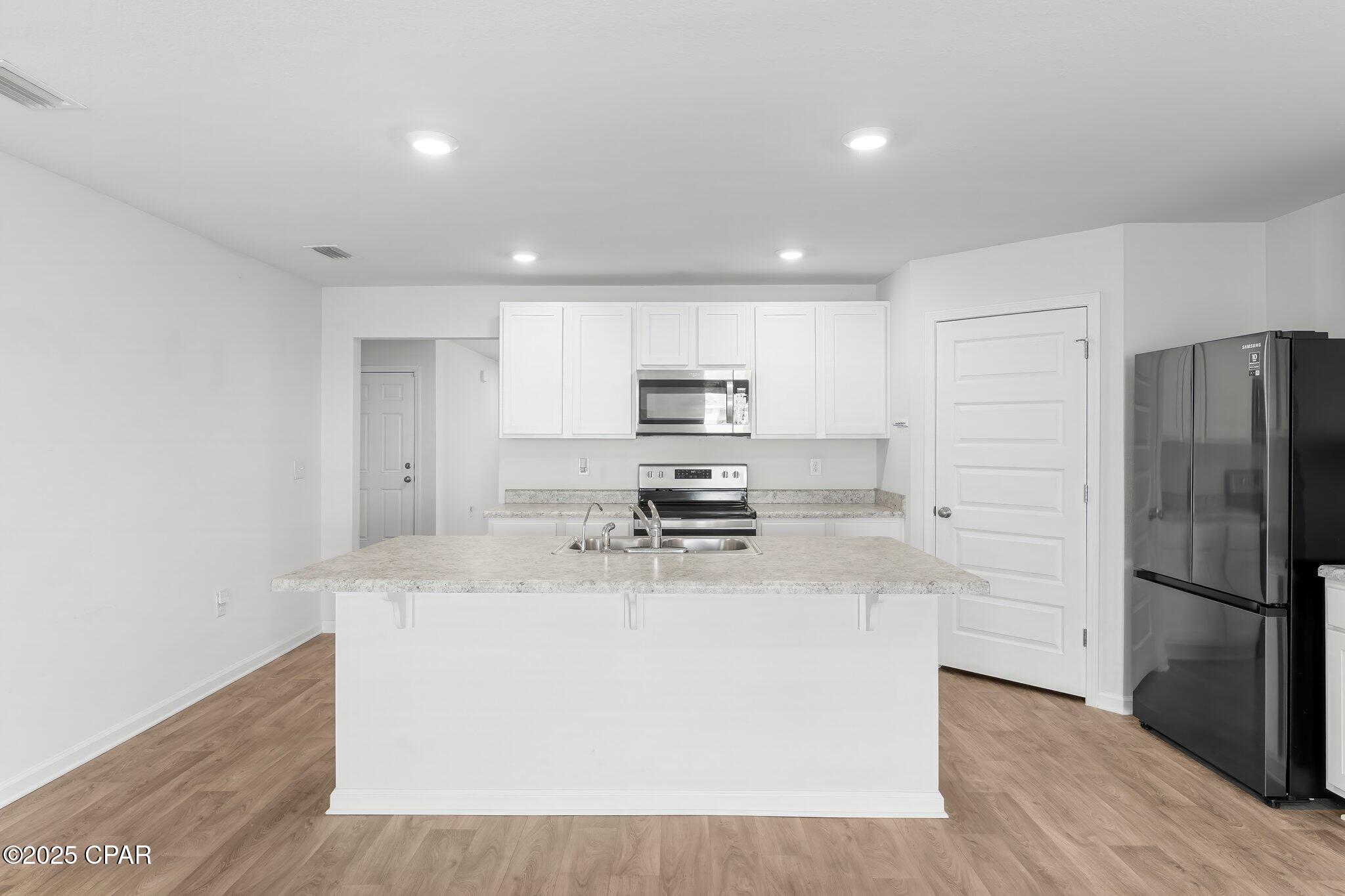Listing photo id 16 for 513 Albert Meadow Lane