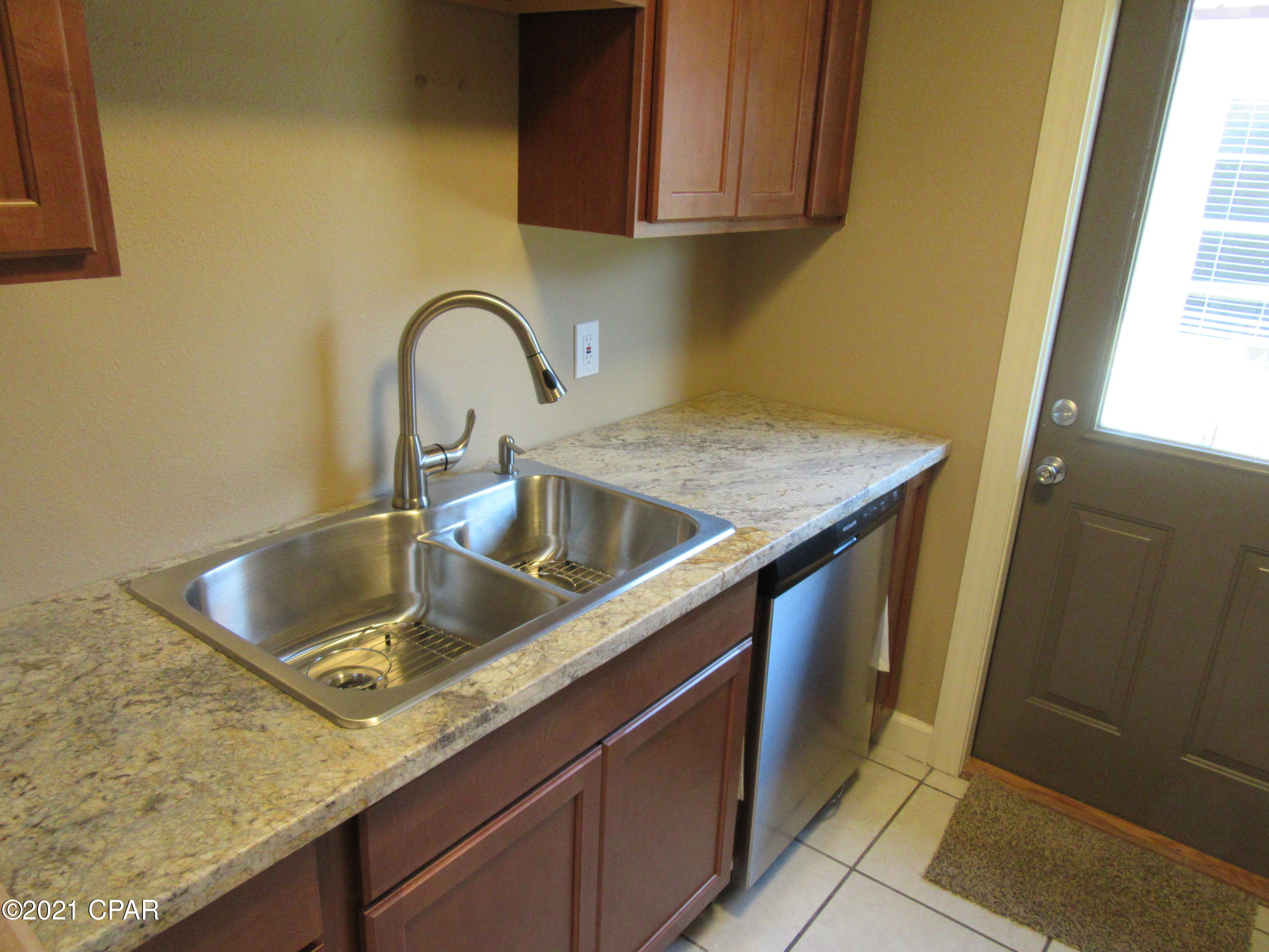 Image 4 For 1410 New York Avenue #b