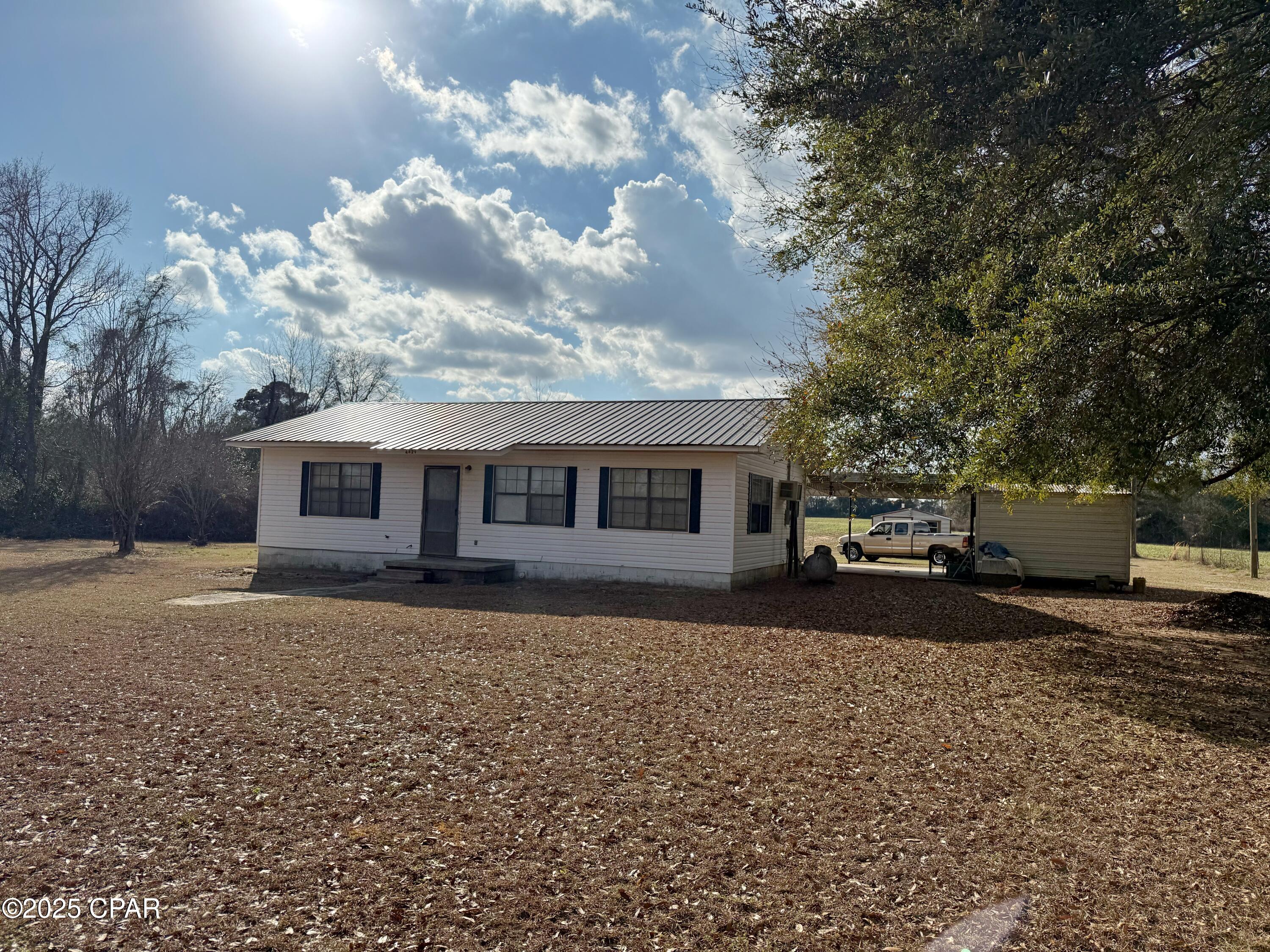 4829 N Golden, Cottondale, Florida image 1