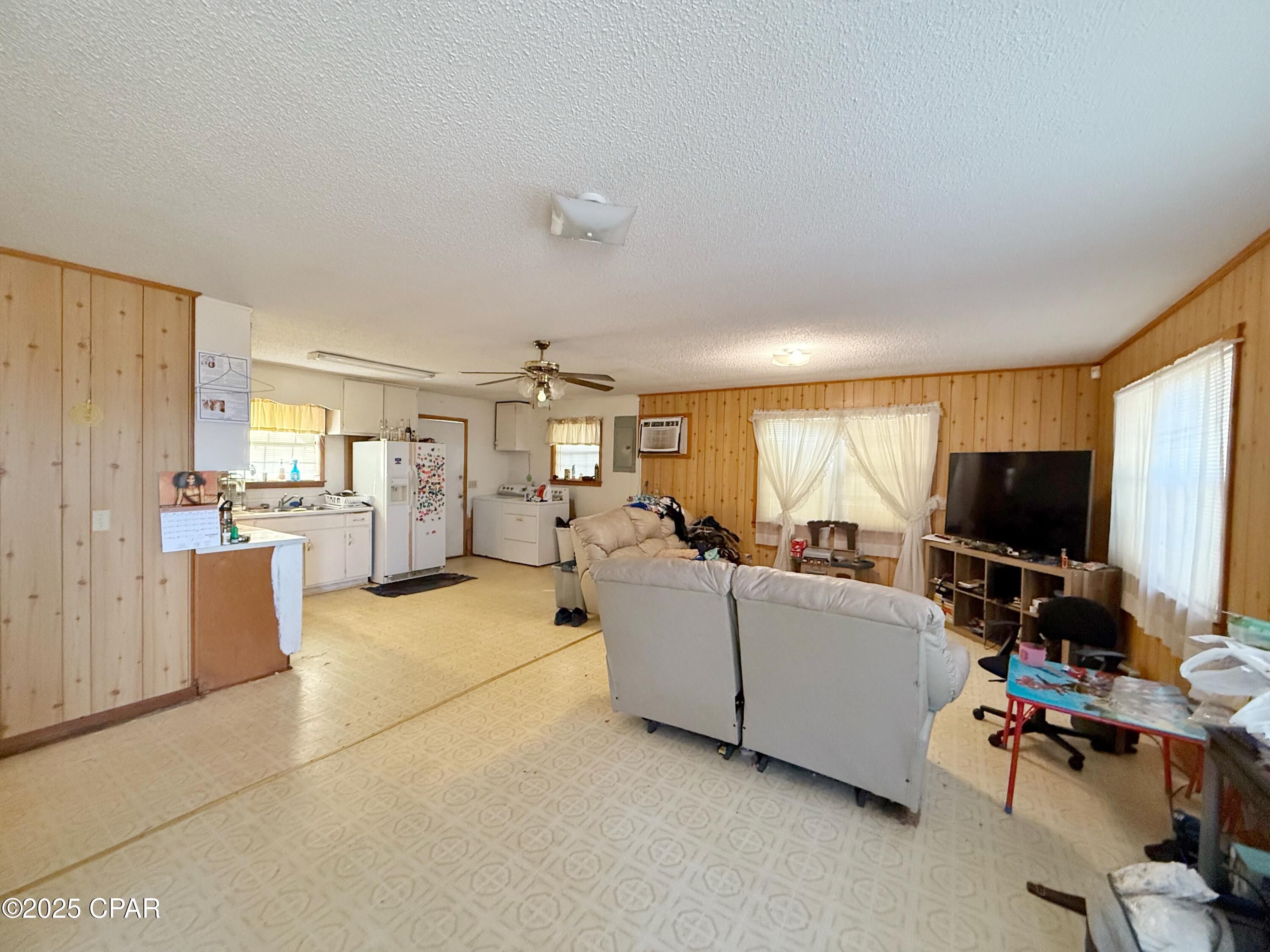 4829 N Golden, Cottondale, Florida image 3