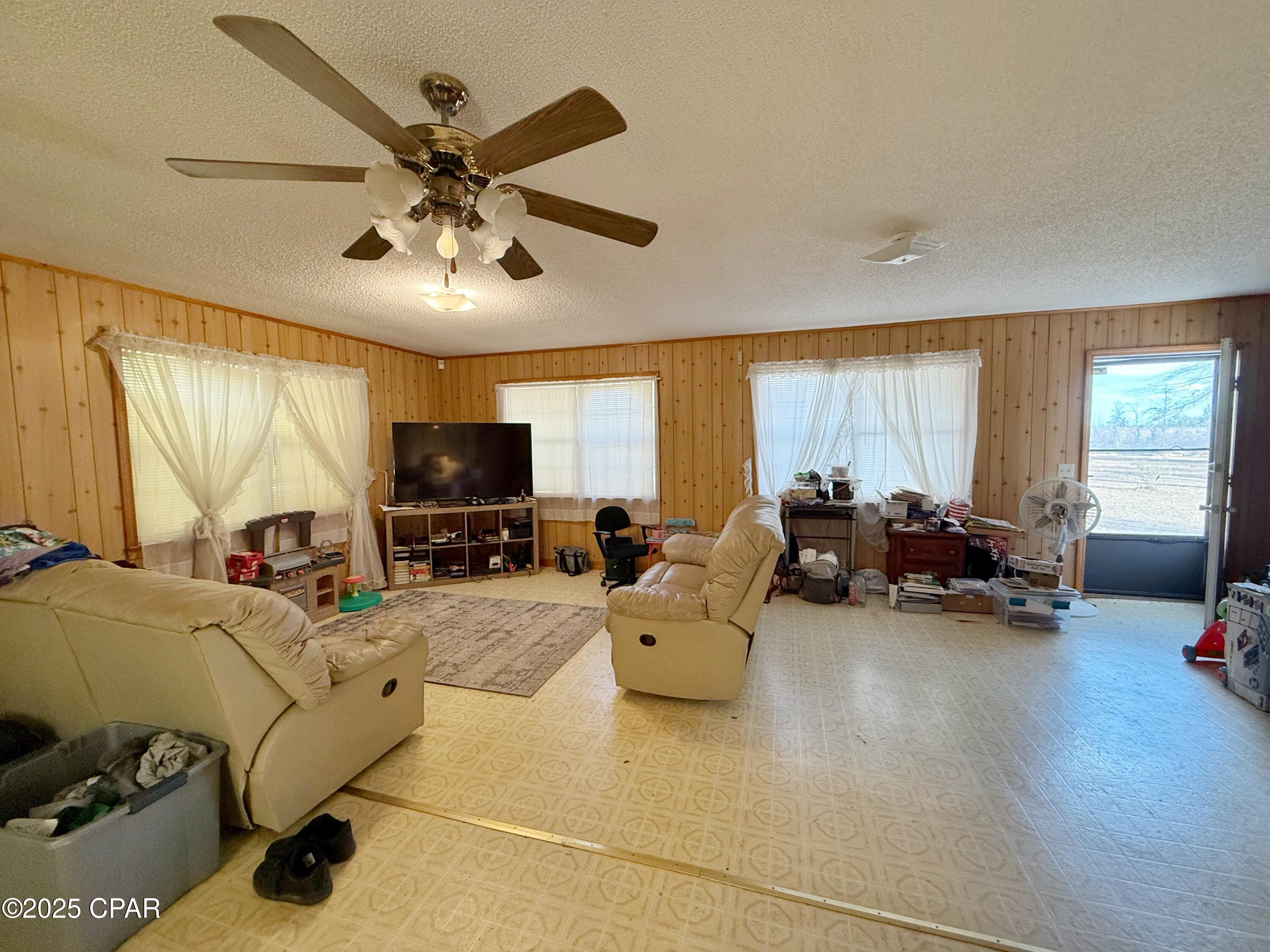 4829 N Golden, Cottondale, Florida image 7