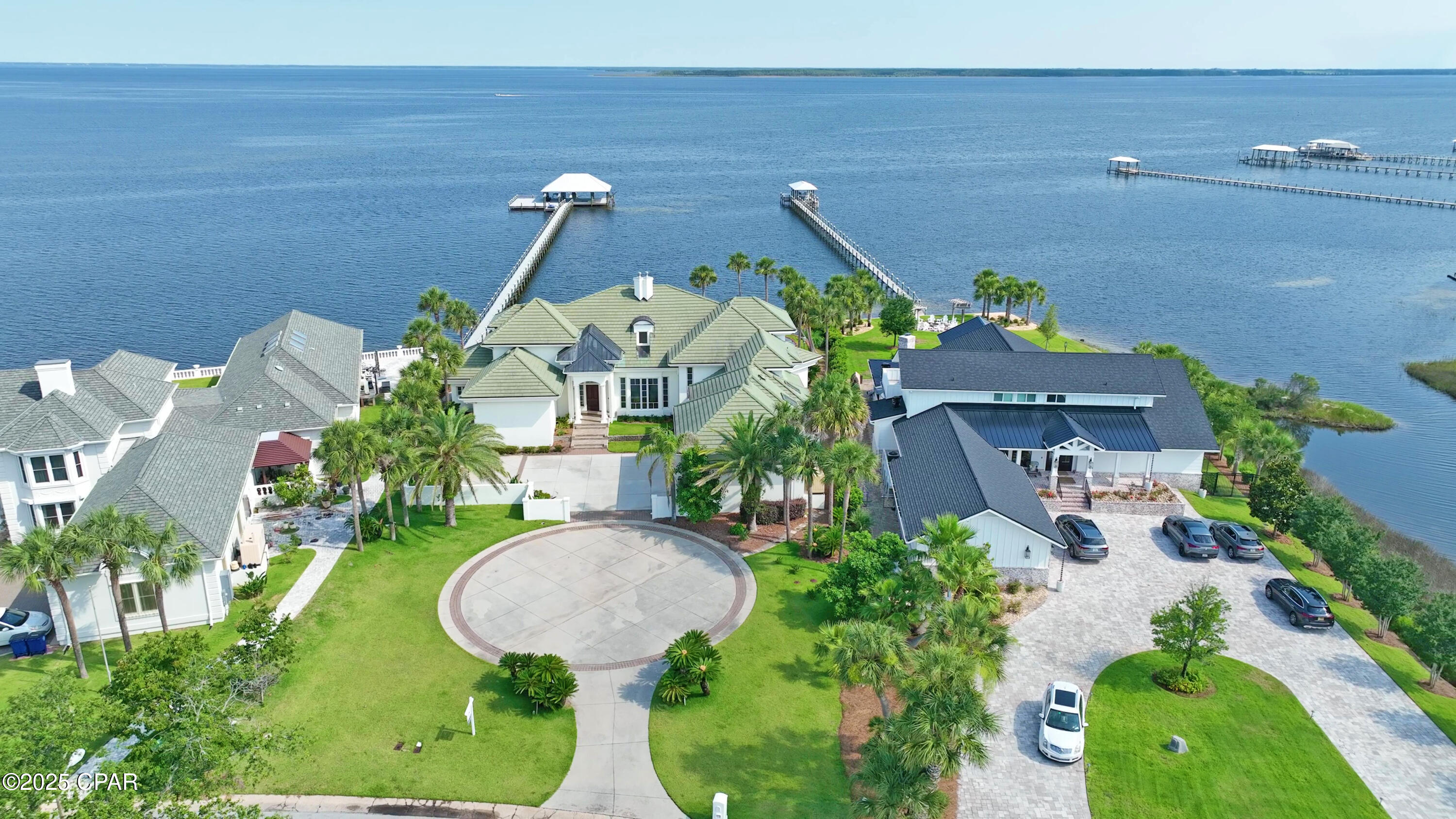 Listing photo id 80 for 3311 Harbour Place