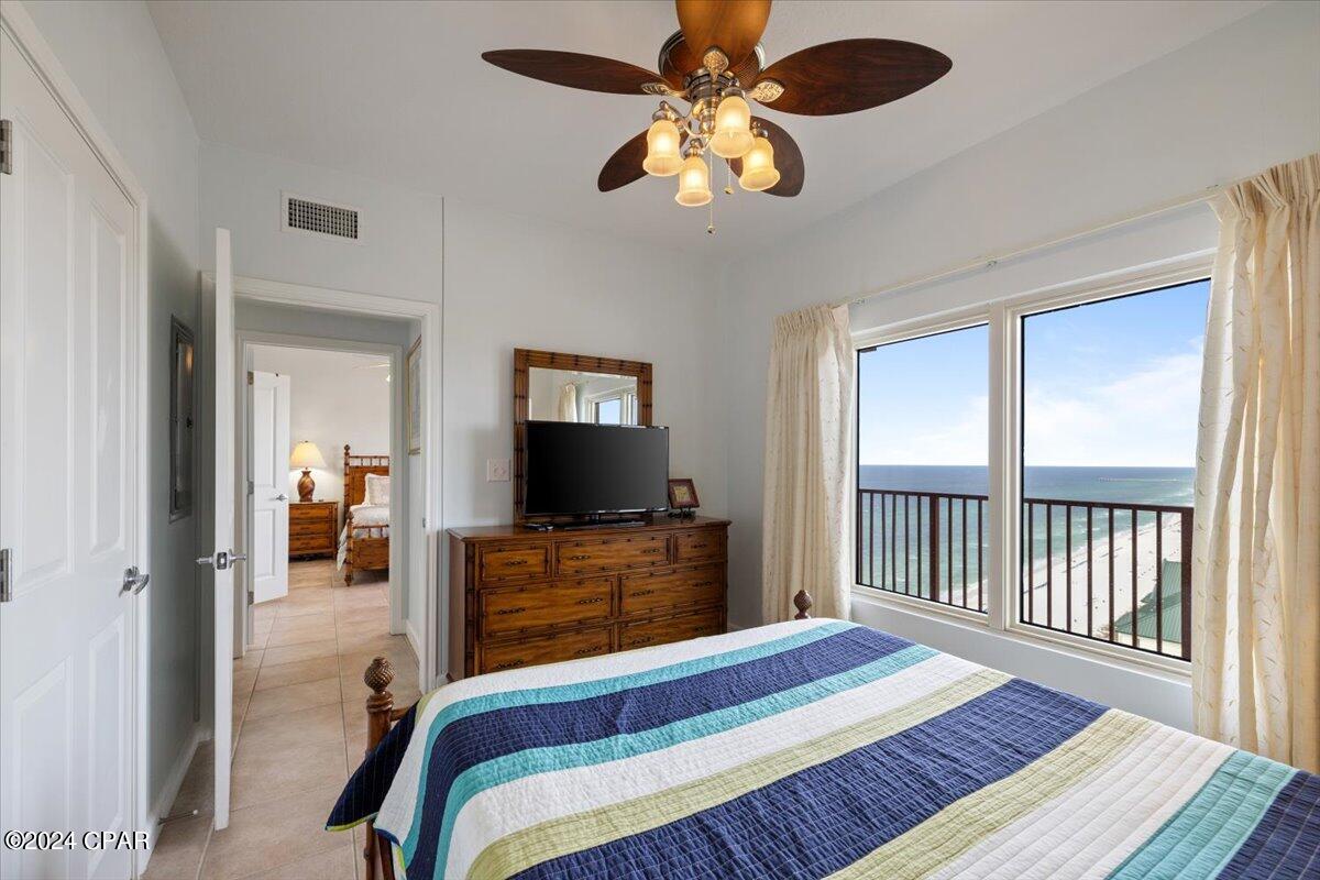 Listing photo id 17 for 9900 Thomas Drive 2304