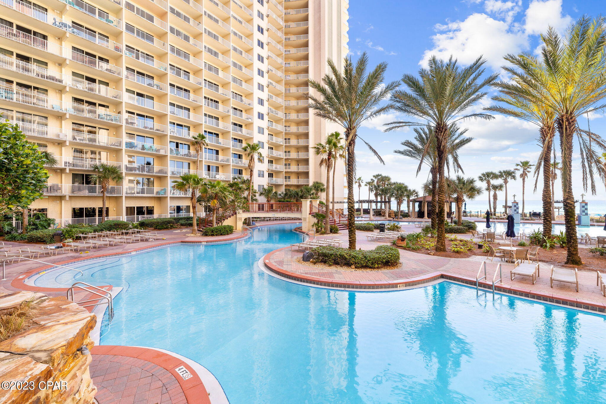 Listing photo id 19 for 9900 Thomas Drive 2304