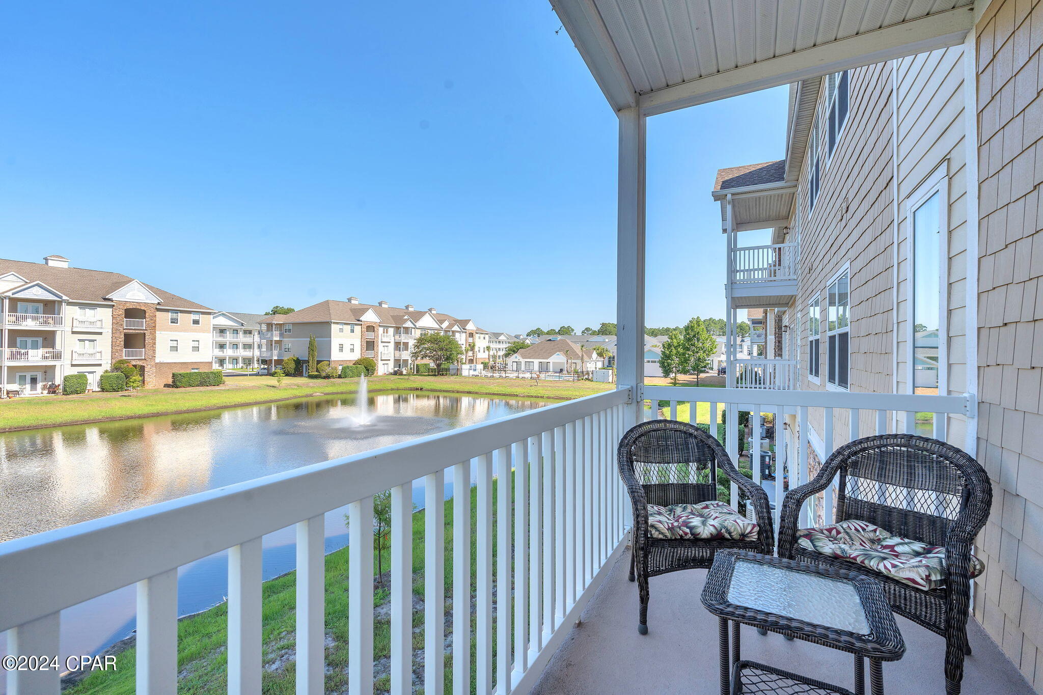 Listing photo id 5 for 2106 Avensong Lane O204