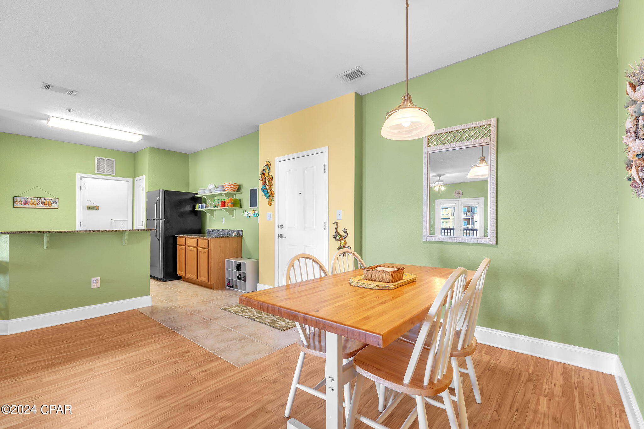 Listing photo id 8 for 2106 Avensong Lane O204
