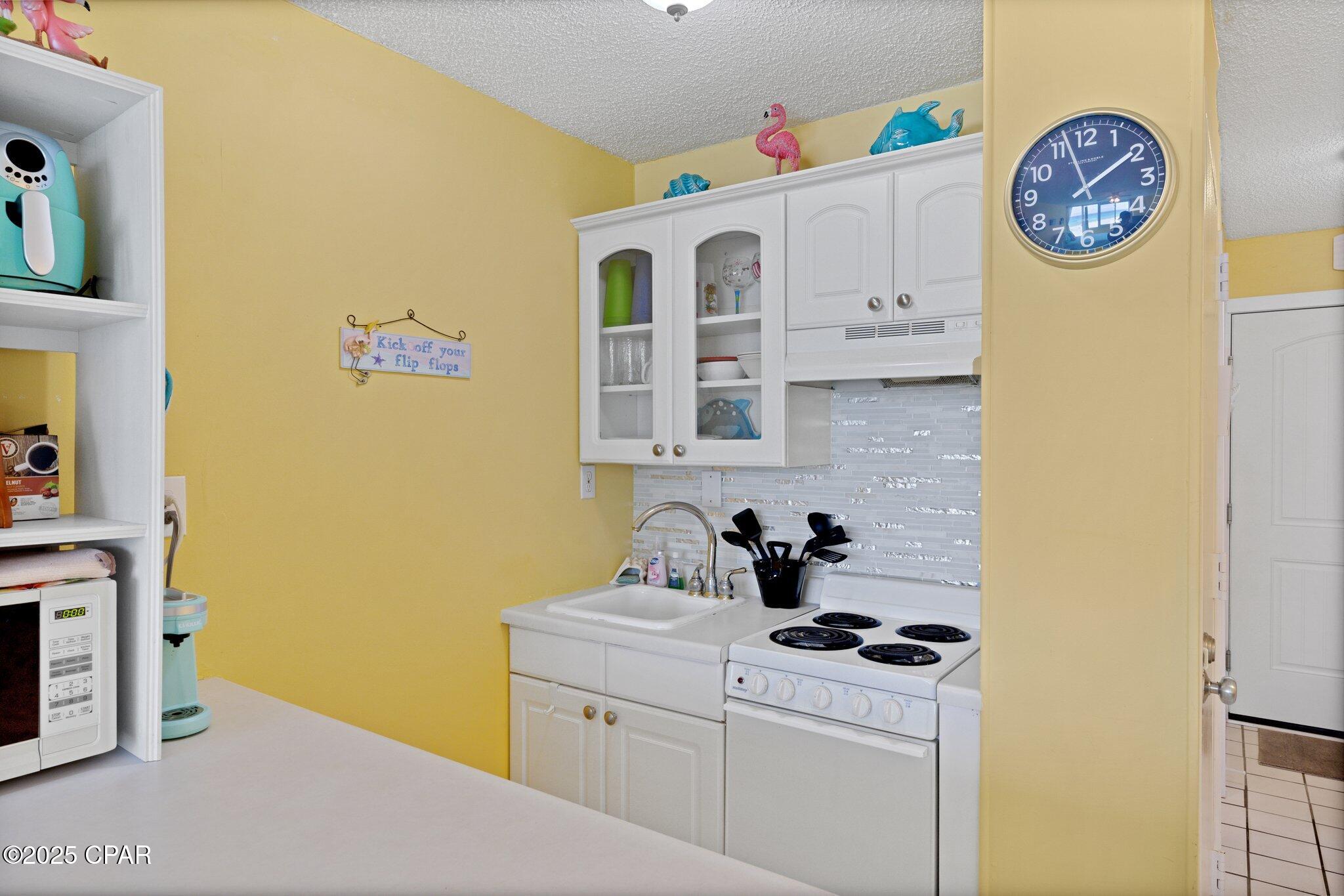 Image 11 For 8817 Thomas Drive A517