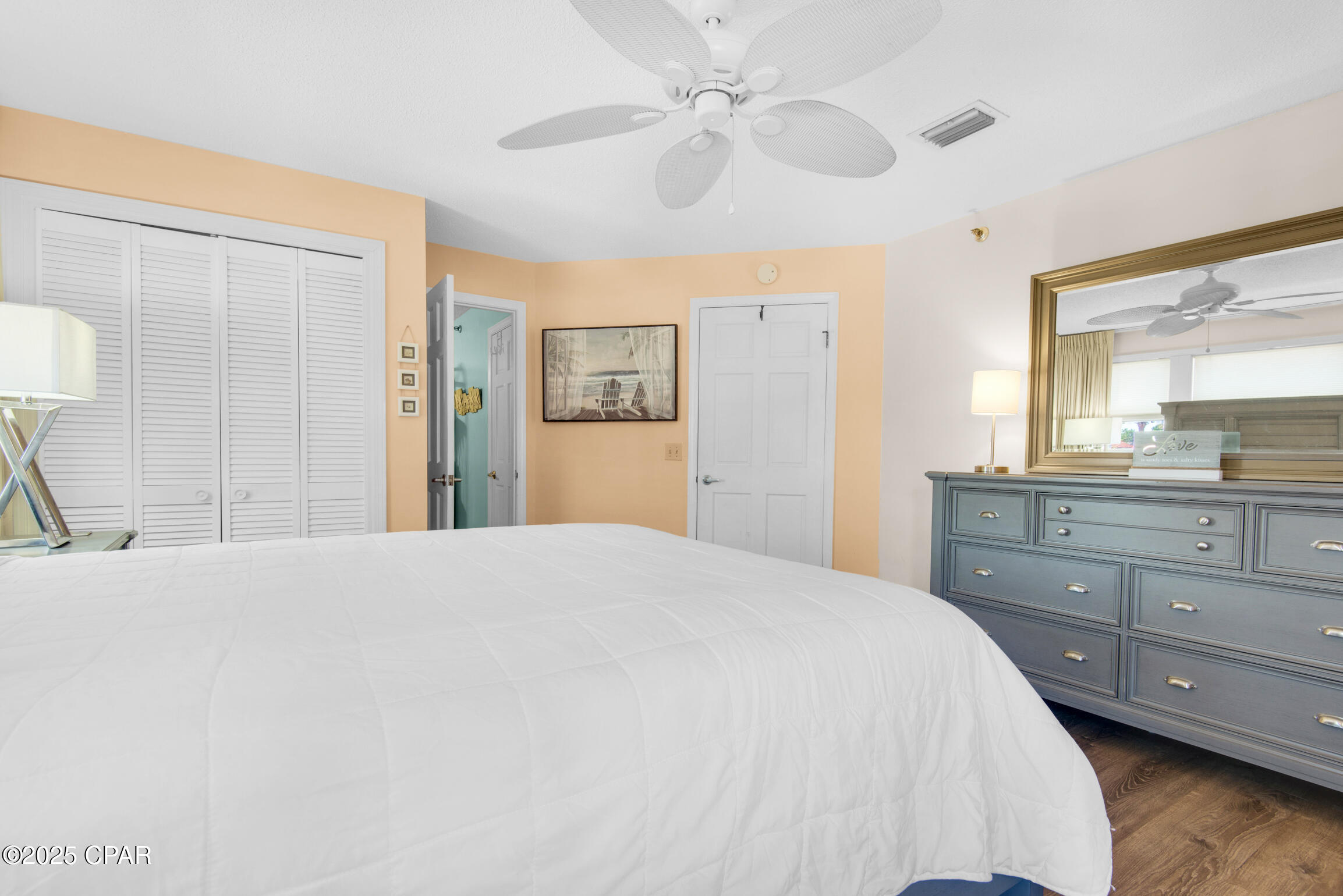 Image 17 For 8730 Thomas Drive 1211c