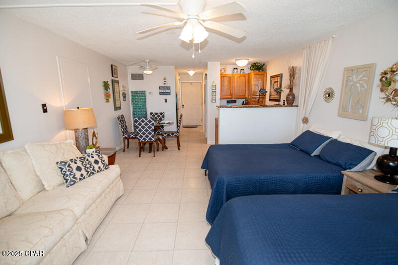 Image 10 For 8817 Thomas Drive A618