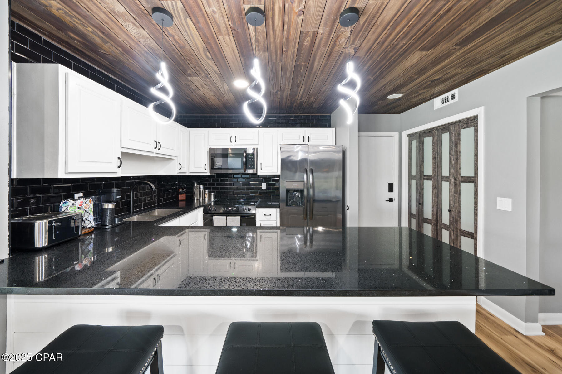 Image 7 For 4725 Bay Point Road 258