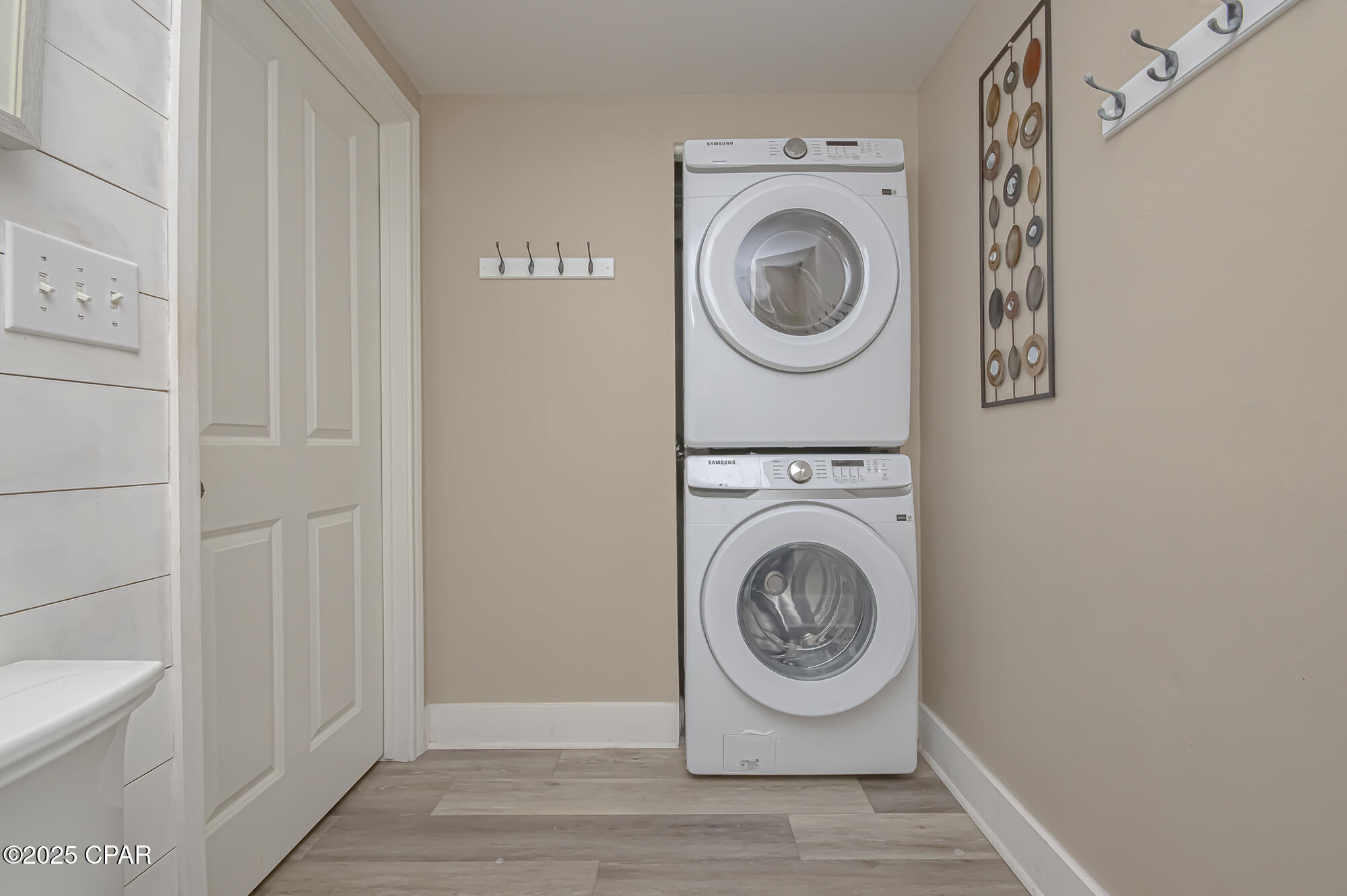 Image 35 For 9900 Thomas Drive 1903