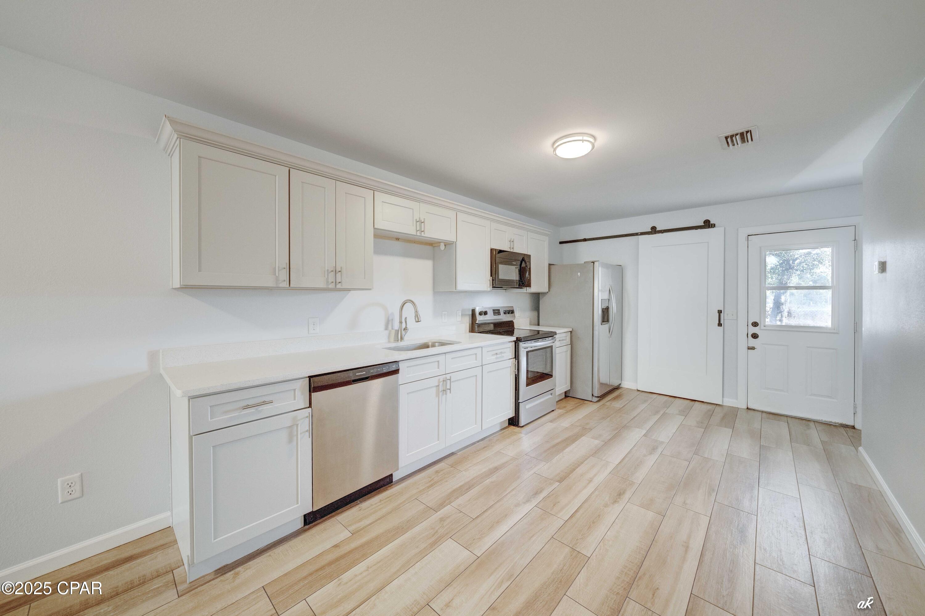 910 Premier Drive, Panama City, Florida image 4