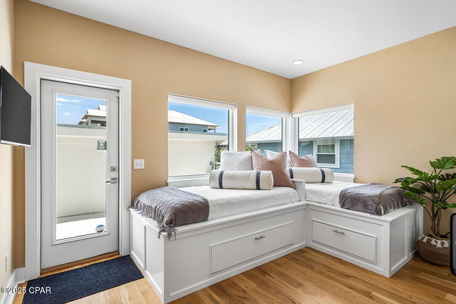 Image 33 For 28 Tidewater Court