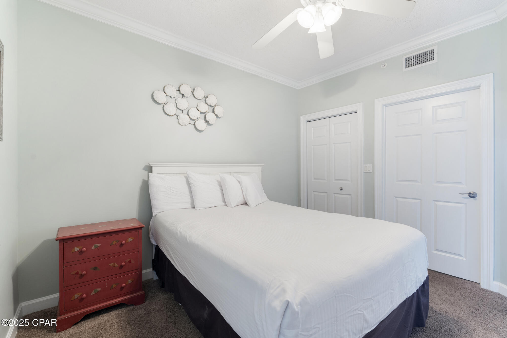 Listing photo id 12 for 9450 Thomas Drive 507d