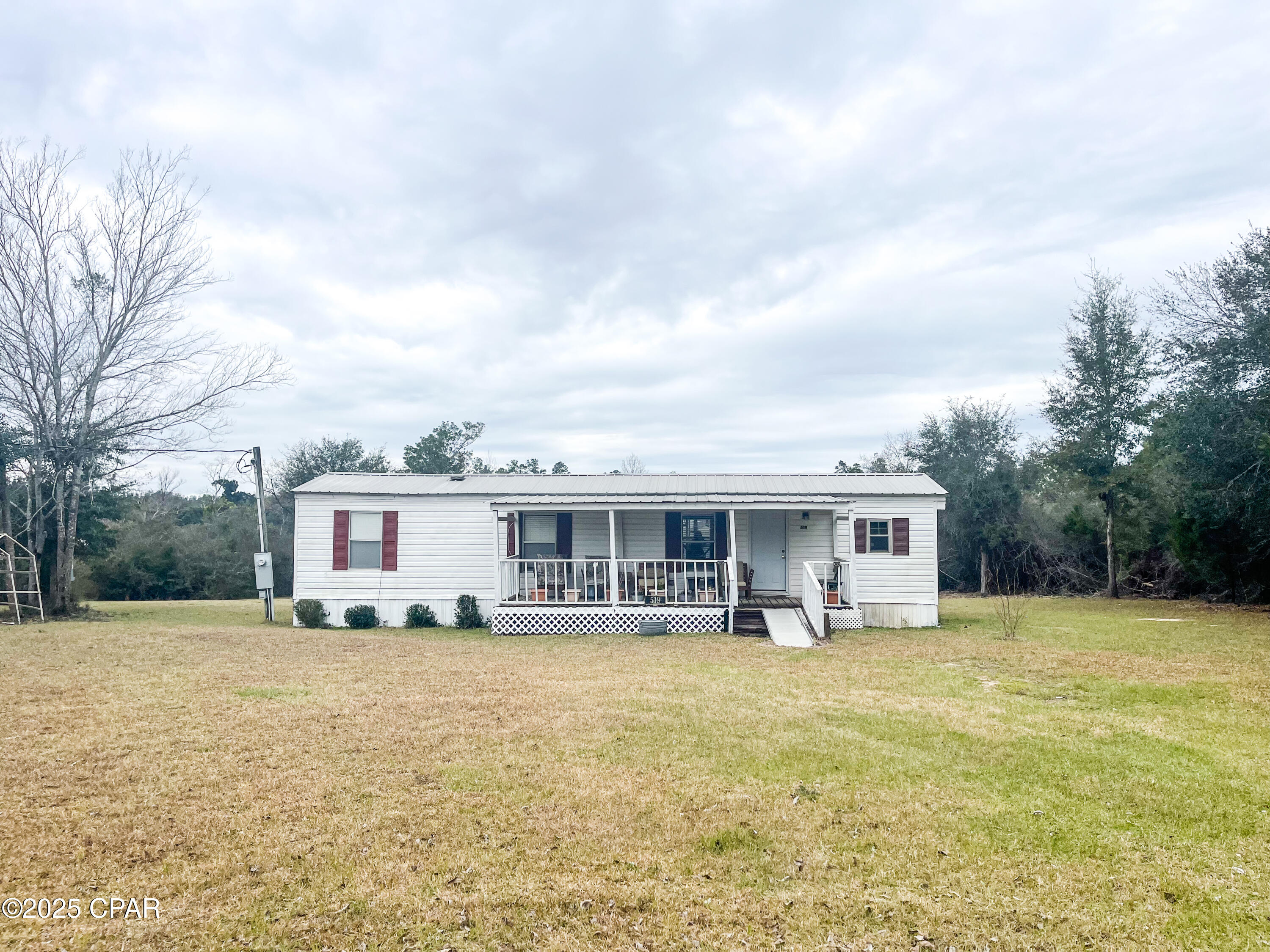 519 Mcpherson Drive, Alford, Florida image 1