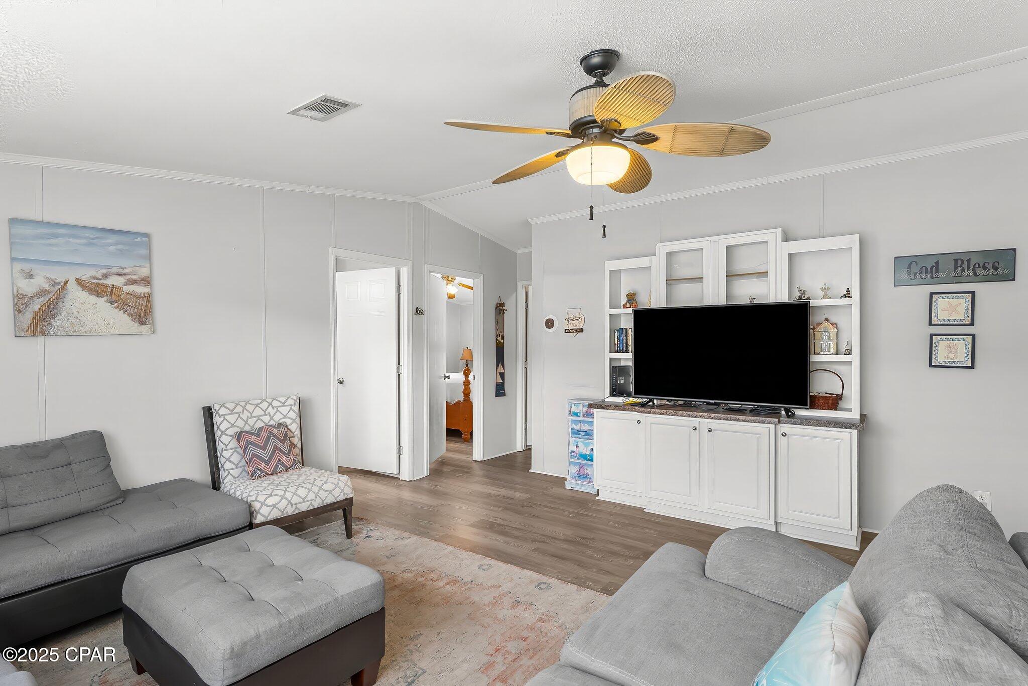 Image 12 For 212 16th Street